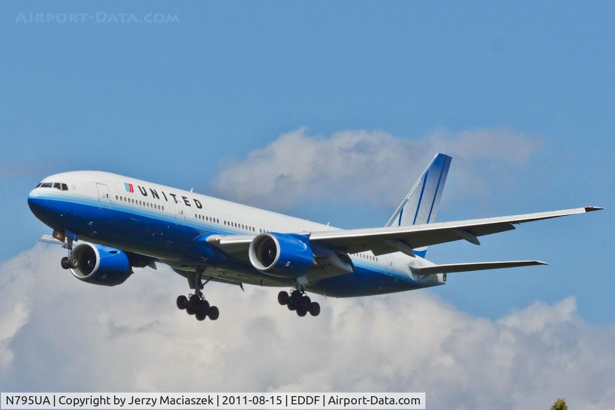 N795UA, 1997 Boeing 777-222 C/N 26927, Boeing 777-222
