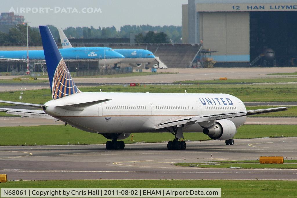 N68061, 2002 Boeing 767-424/ER C/N 29456, United