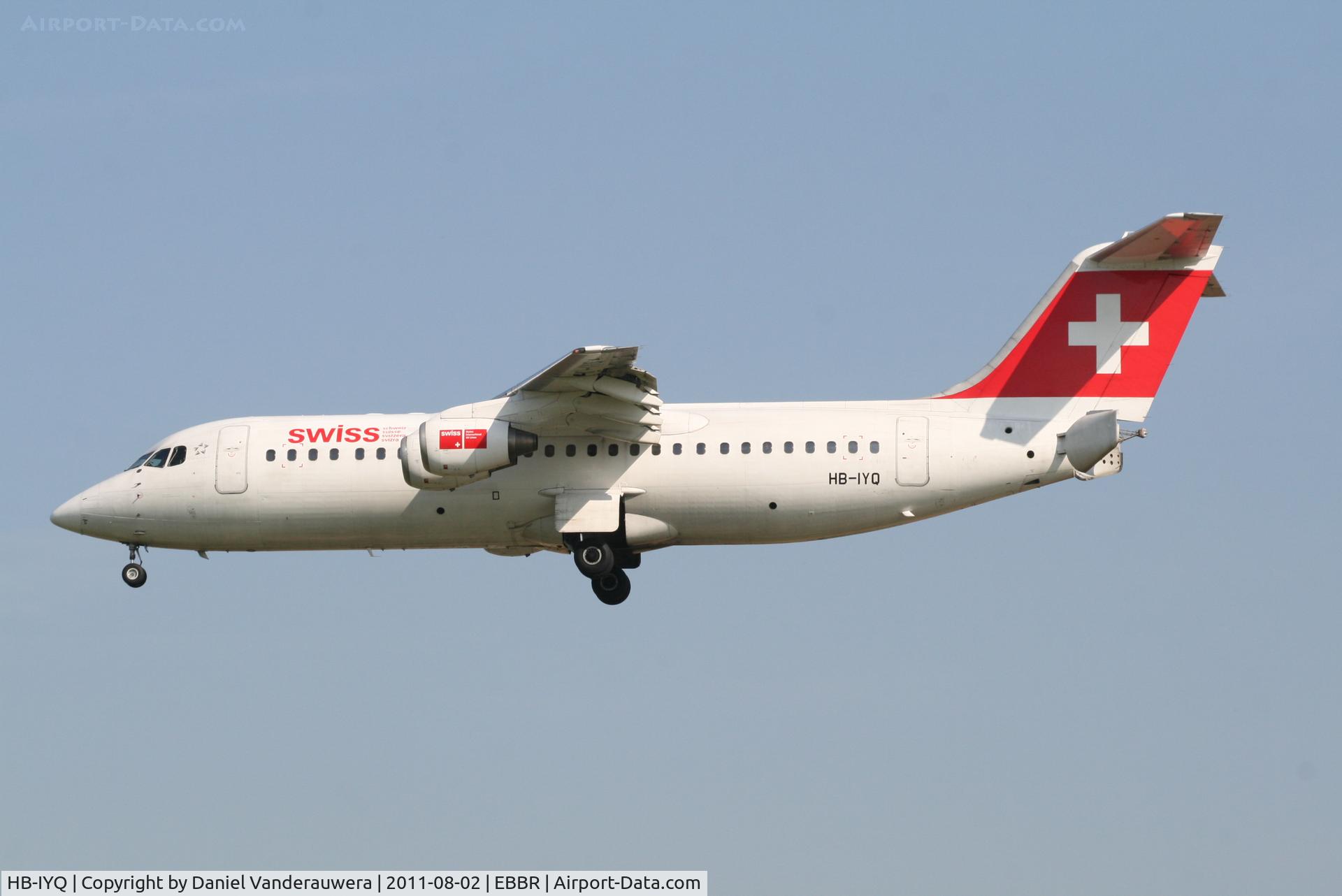 HB-IYQ, 2001 British Aerospace Avro 146-RJ100 C/N E3384, Arrival of flight LX778 to RWY 25L