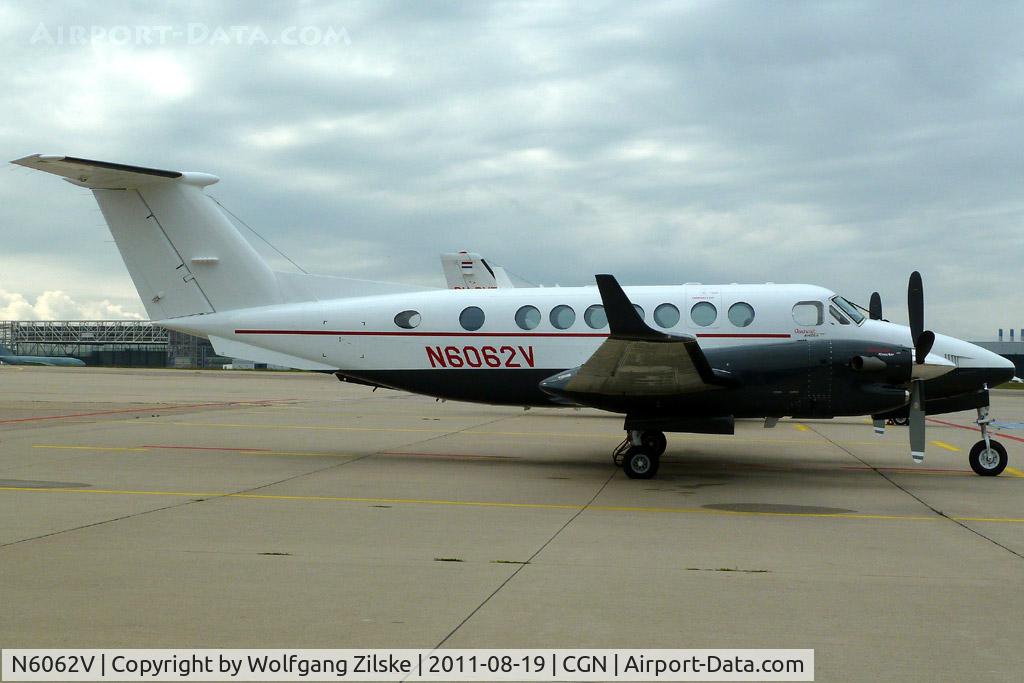 N6062V, 2010 Hawker Beechcraft 350i King Air (B300) C/N FL-702, visitor