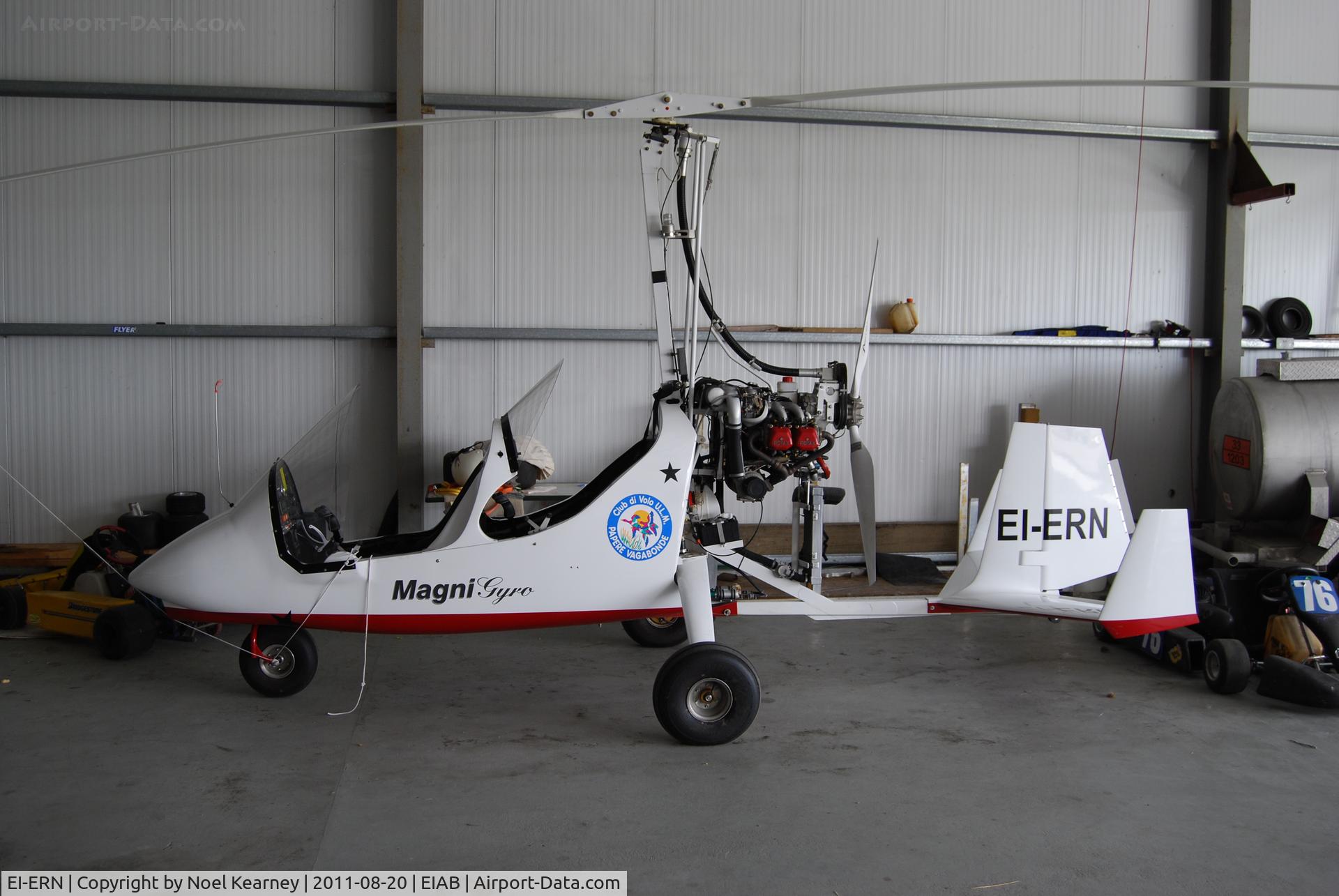 EI-ERN, Magni Gyro M-16 Tandem Trainer C/N 16-08-4654, In the hanger at Abbeyshrule.
