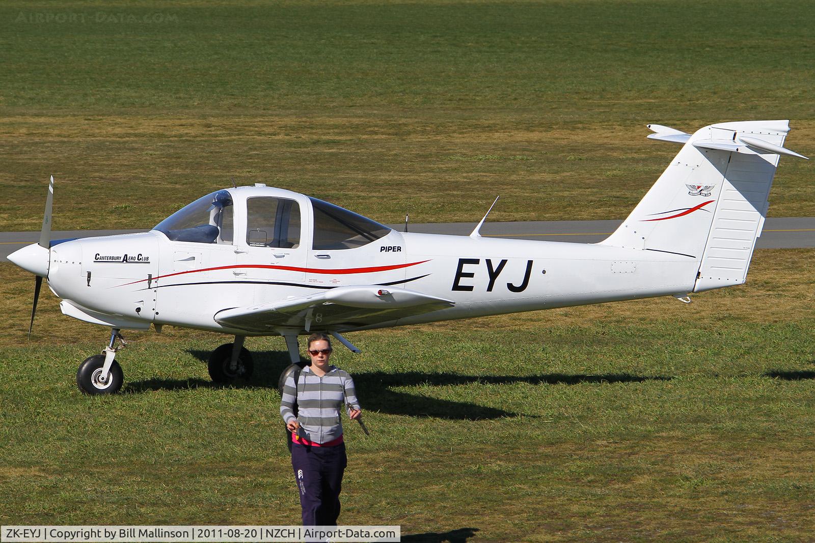 ZK-EYJ, Piper PA-38-112 Tomahawk Tomahawk C/N 38-78A0075, time for lunch for the driver