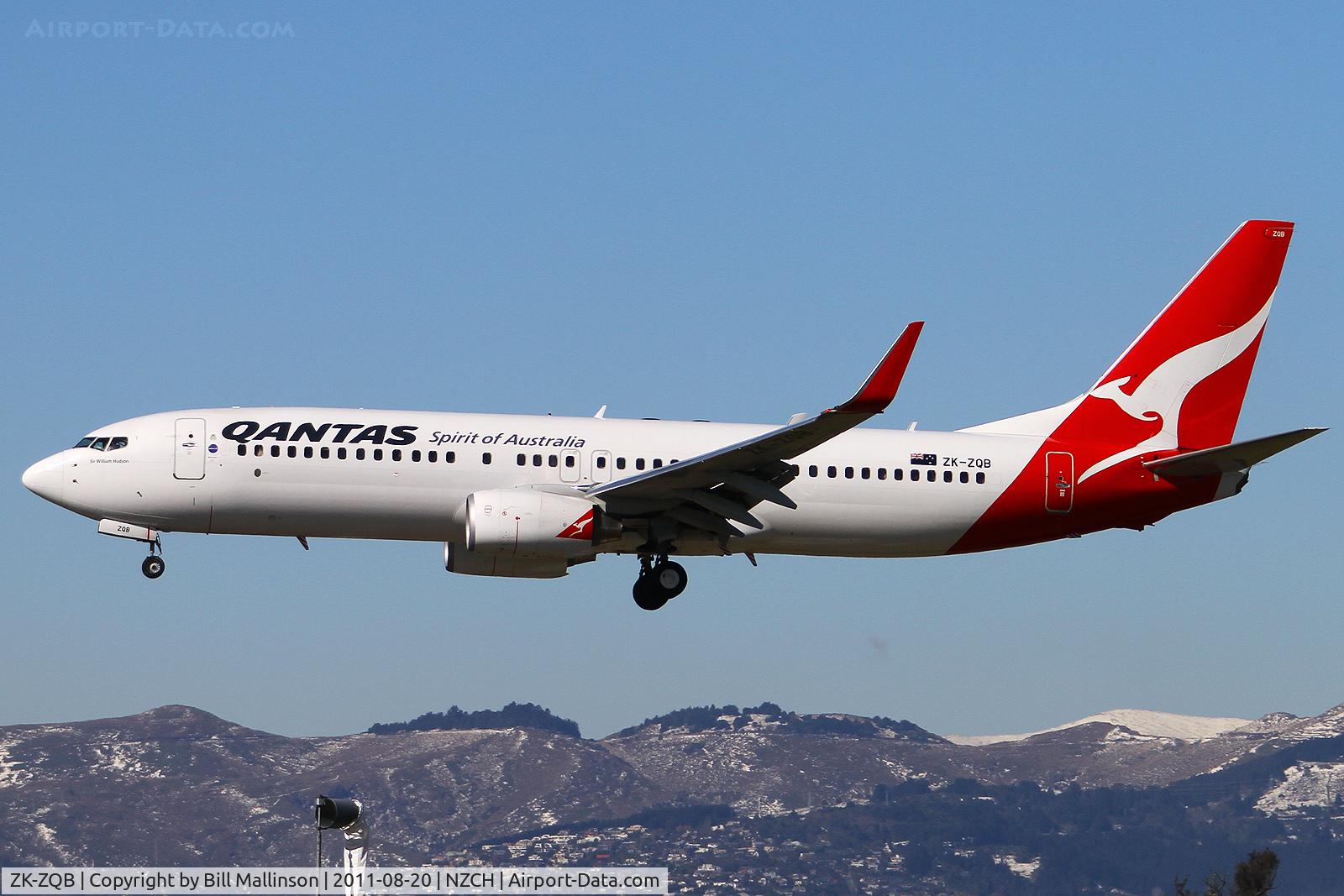 ZK-ZQB, 2009 Boeing 737-838 C/N 34201, into 02 as QF45 from SYD