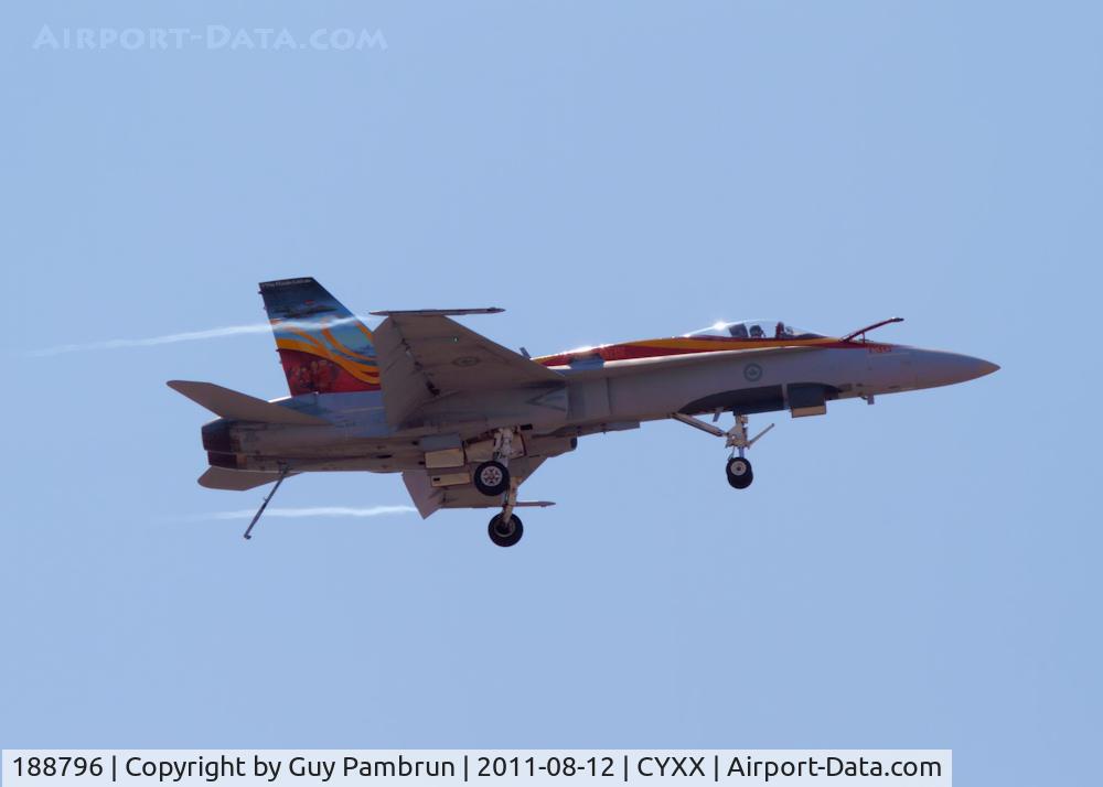 188796, 1987 McDonnell Douglas CF-188A Hornet C/N 0658/A539, Performing at the 2011 Abbotsford, BC airshow