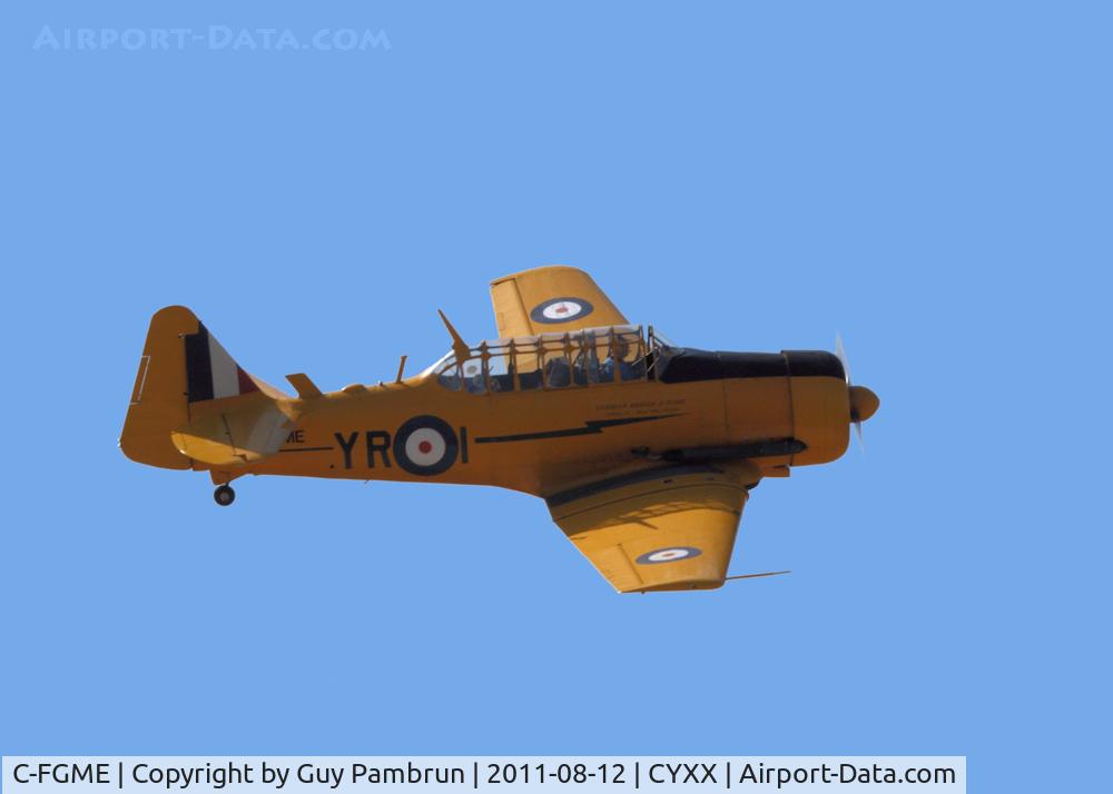 C-FGME, 1941 Noorduyn AT-16 Harvard II C/N 07-144, Performing at the 2011 Abbotsford, BC airshow
