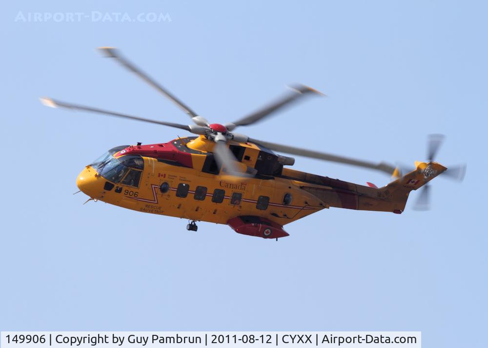 149906, 2001 AgustaWestland CH-149 Cormorant C/N 50086/511006/CSH06, Performing at the 2011 Abbotsford, BC airshow