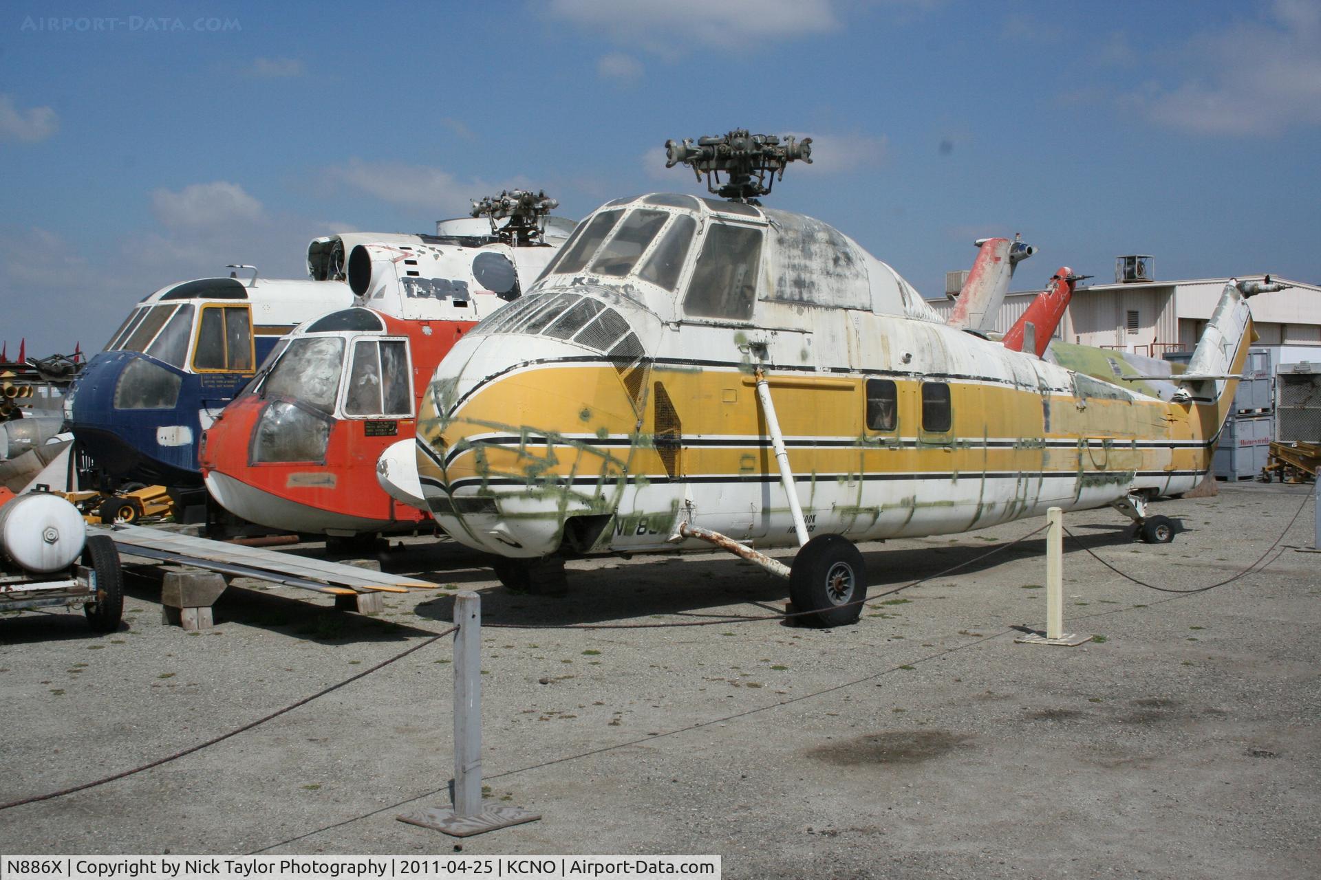 N886X, 1956 Sikorsky S-58B C/N 58403, On display at the Yanks air museum