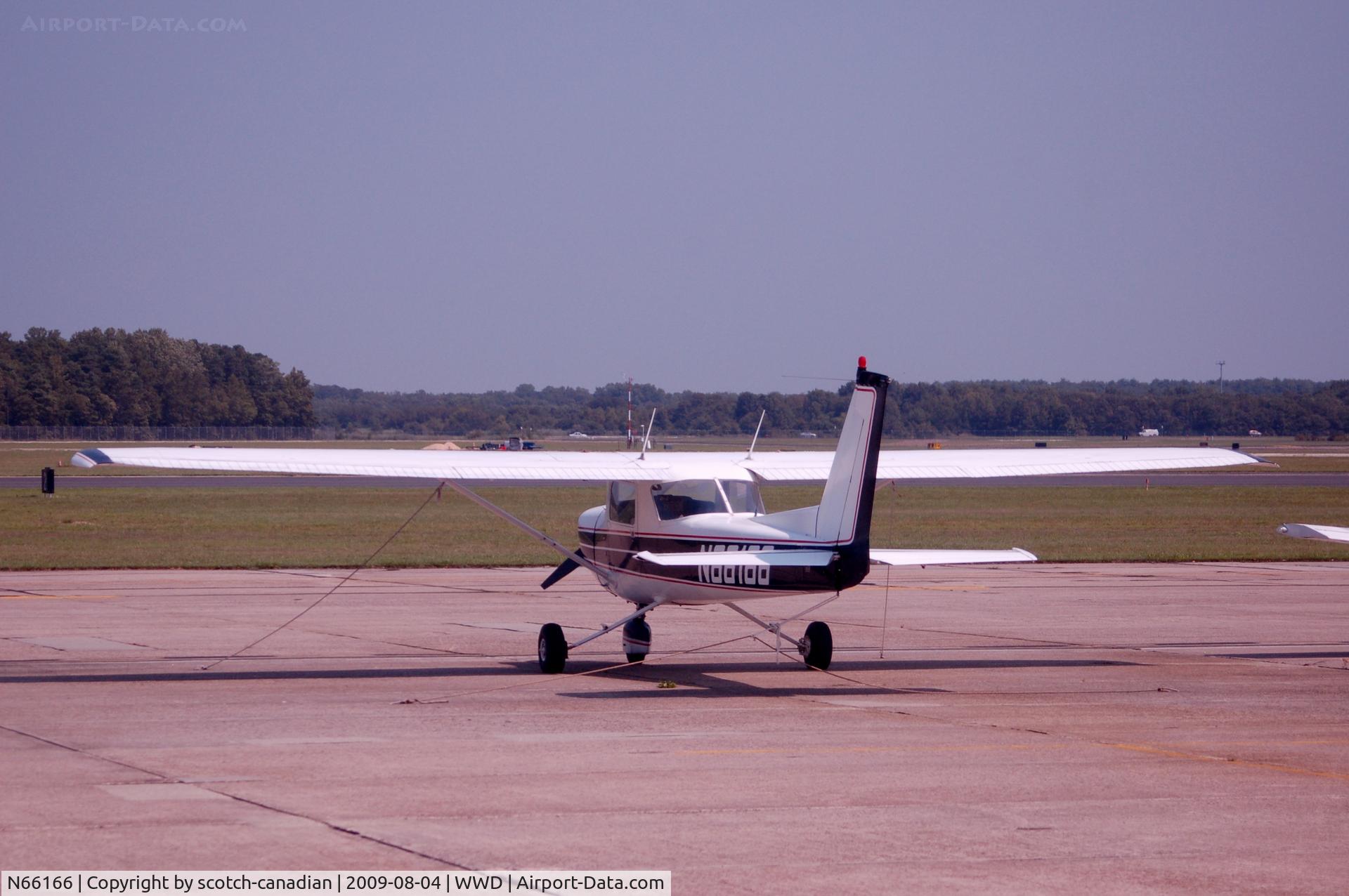 N66166, 1974 Cessna 150M C/N 15075888, 1976 Cessna 172N N78763 at Cape May County Airport, Wildwood, NJ