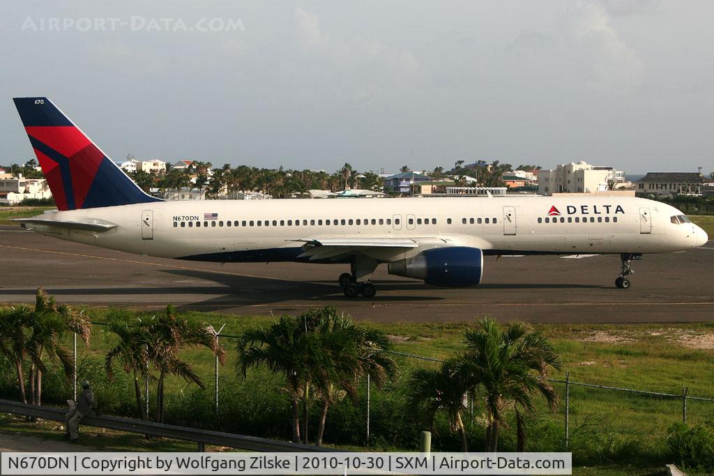 N670DN, 1992 Boeing 757-232 C/N 25331, visitor