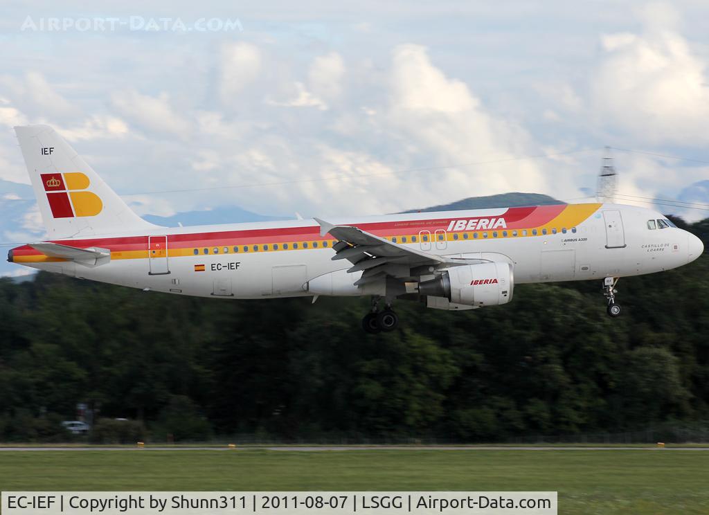 EC-IEF, 2001 Airbus A320-214 C/N 1655, Landing rwy 23