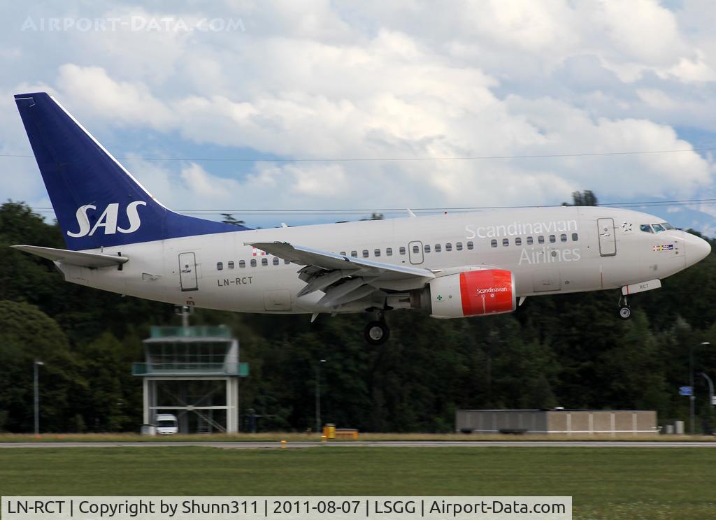 LN-RCT, 1999 Boeing 737-683 C/N 30189, Landing rwy 23