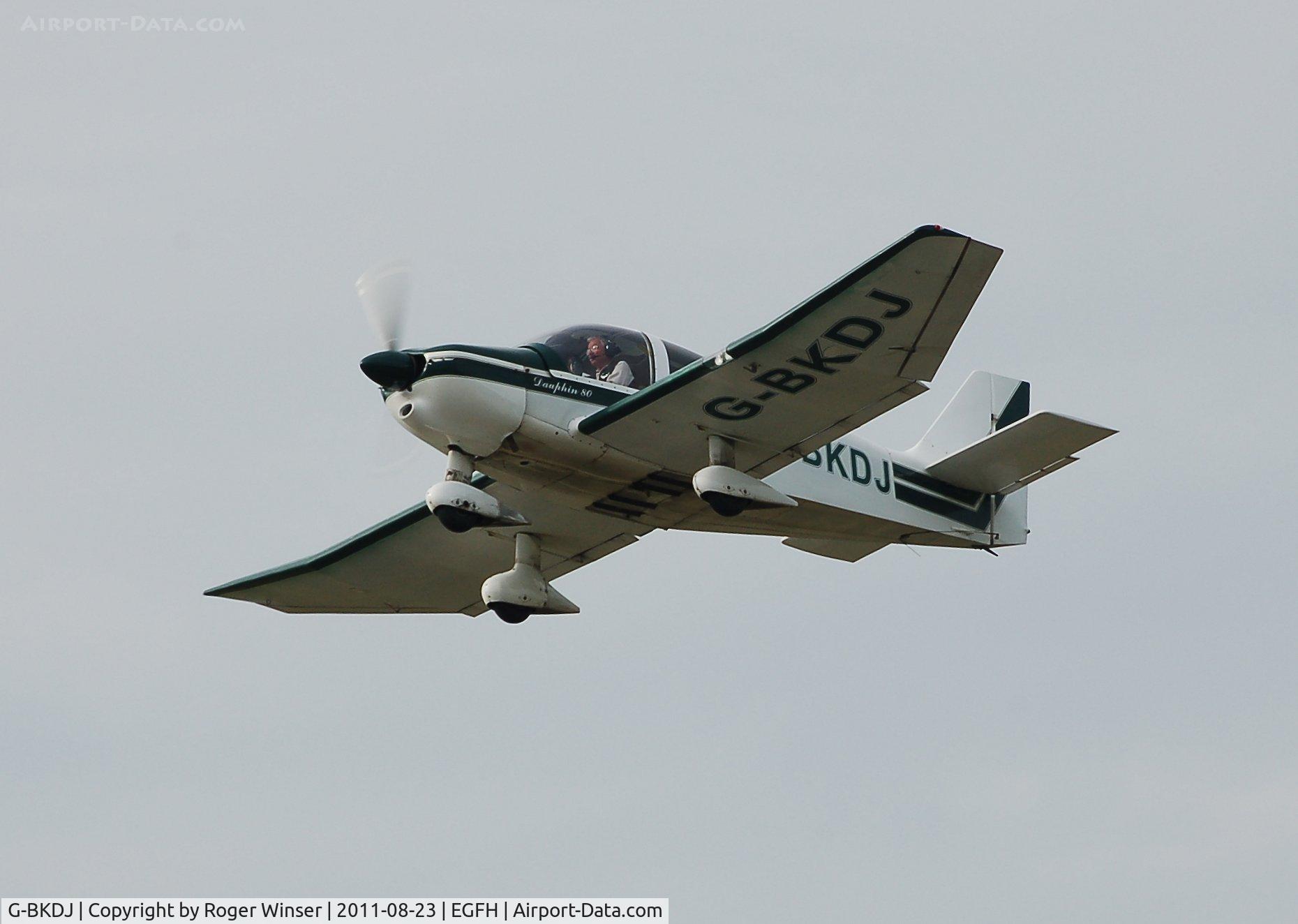 G-BKDJ, 1982 Robin DR-400-120 Dauphin 80 C/N 1584, Visiting Robin Petit Prince of Cotswold Aero Club departing Runway 22.