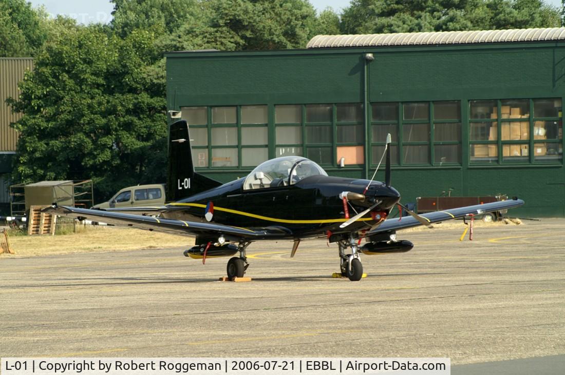 L-01, Pilatus PC-7 Turbo Trainer C/N 538, Photocall.Demo K.Lu.
