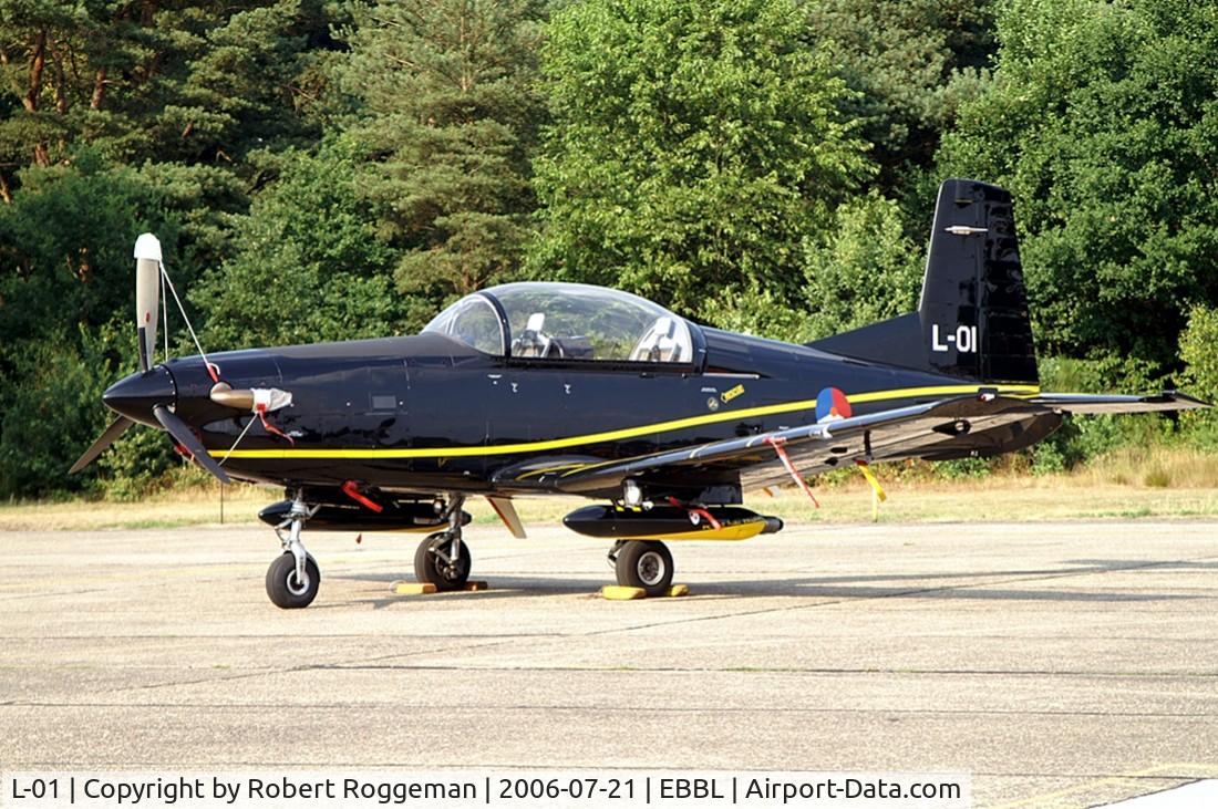 L-01, Pilatus PC-7 Turbo Trainer C/N 538, Photocall.Demo K.Lu.