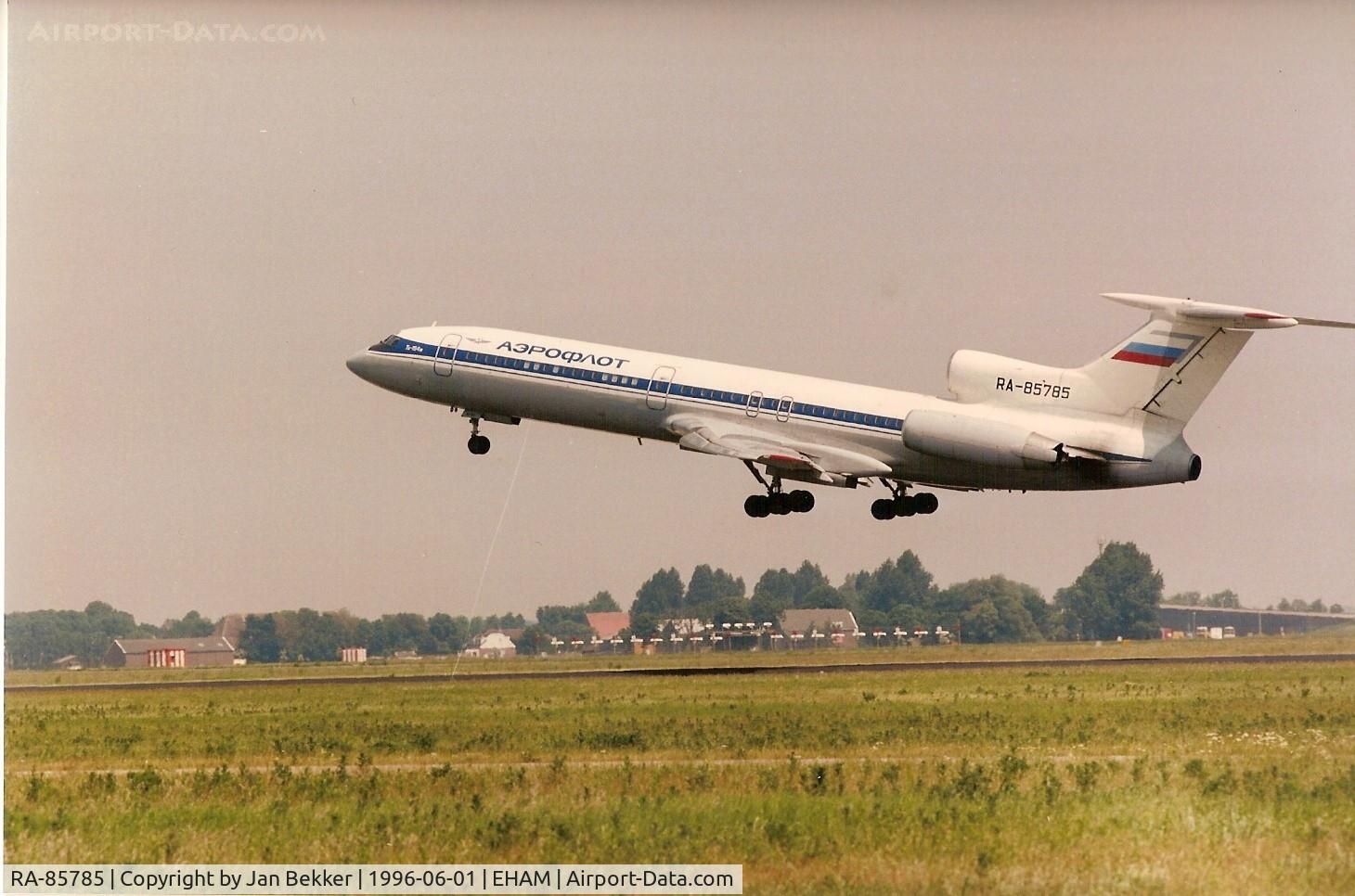 RA-85785, 1993 Tupolev Tu-154M C/N 93A969, Schiphol
