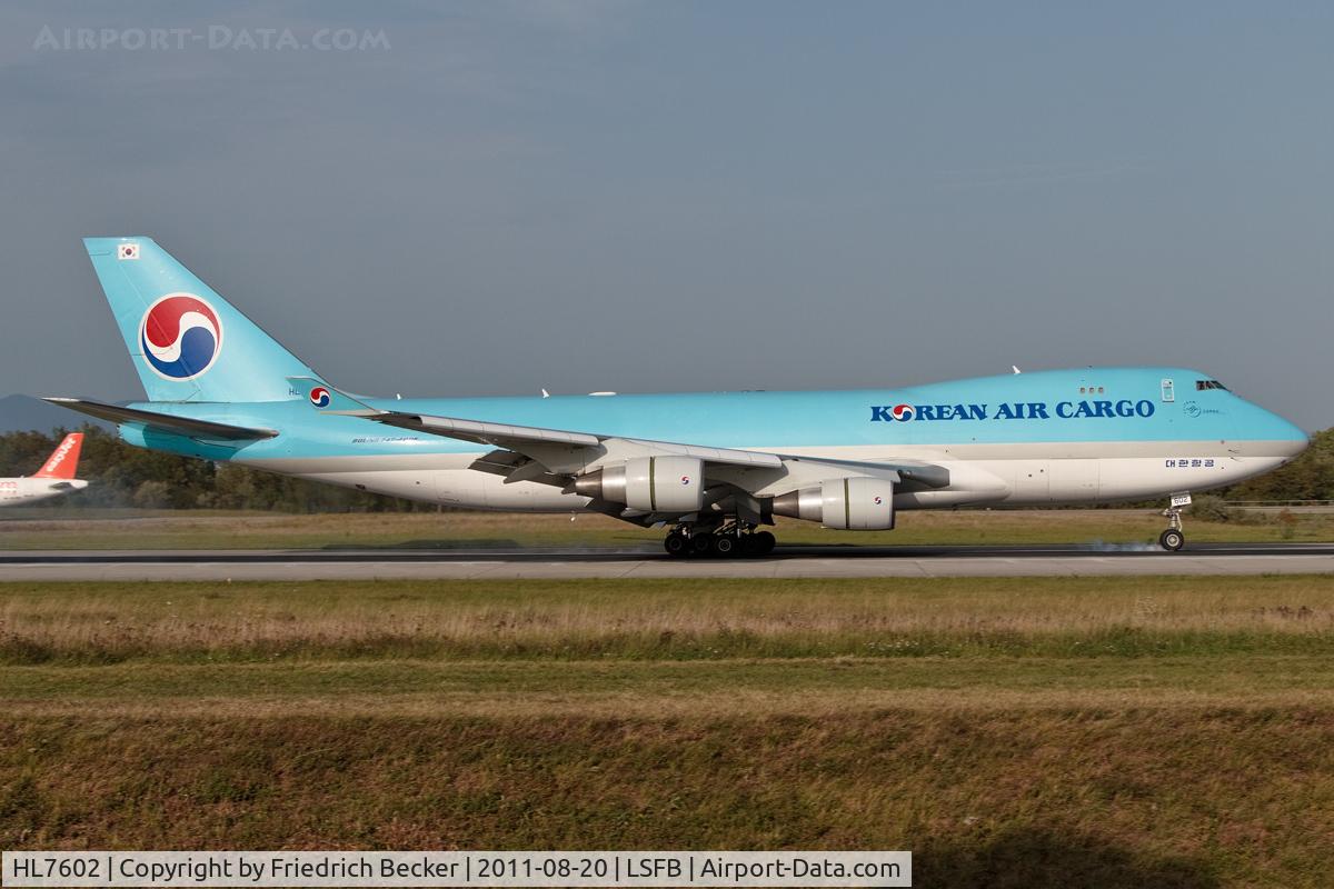 HL7602, 2005 Boeing 747-4B5F/SCD C/N 34301, decelerating after touchdown on RW15