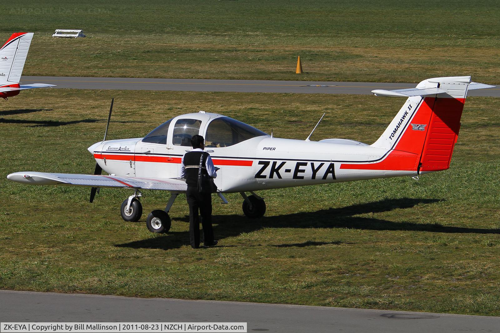 ZK-EYA, Piper PA-38-112 Tomahawk C/N 38-79A0412, pre flight checks