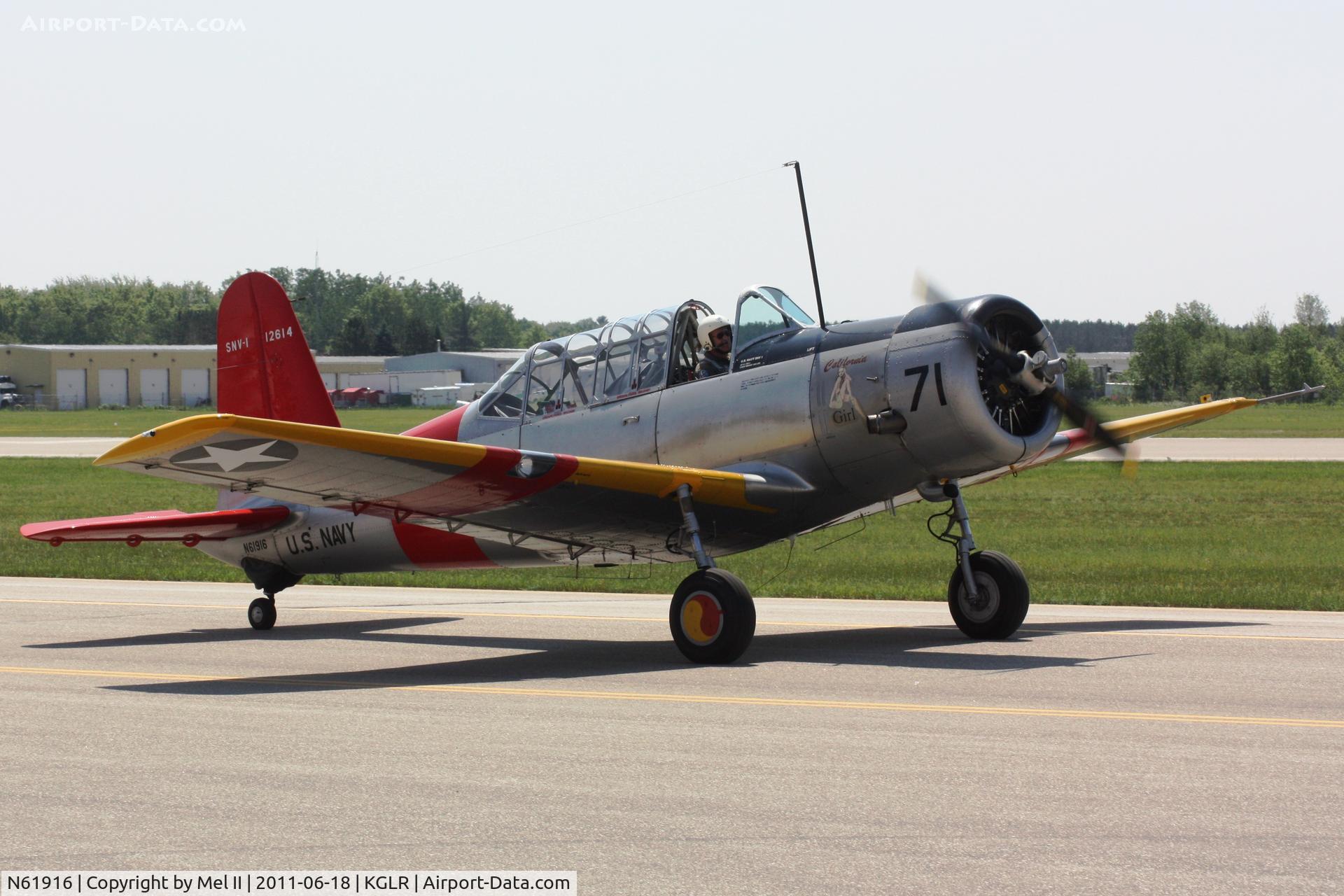 N61916, 1942 Vultee SNV-1 (BT-13A) Valiant C/N 7041, 2011 Wings Over Gaylord Air Show