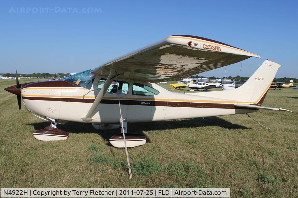 N4922H, 1981 Cessna 182R Skylane C/N 18267853, 1981 Cessna 182R, c/n: 18267853 at Fond Du Lac