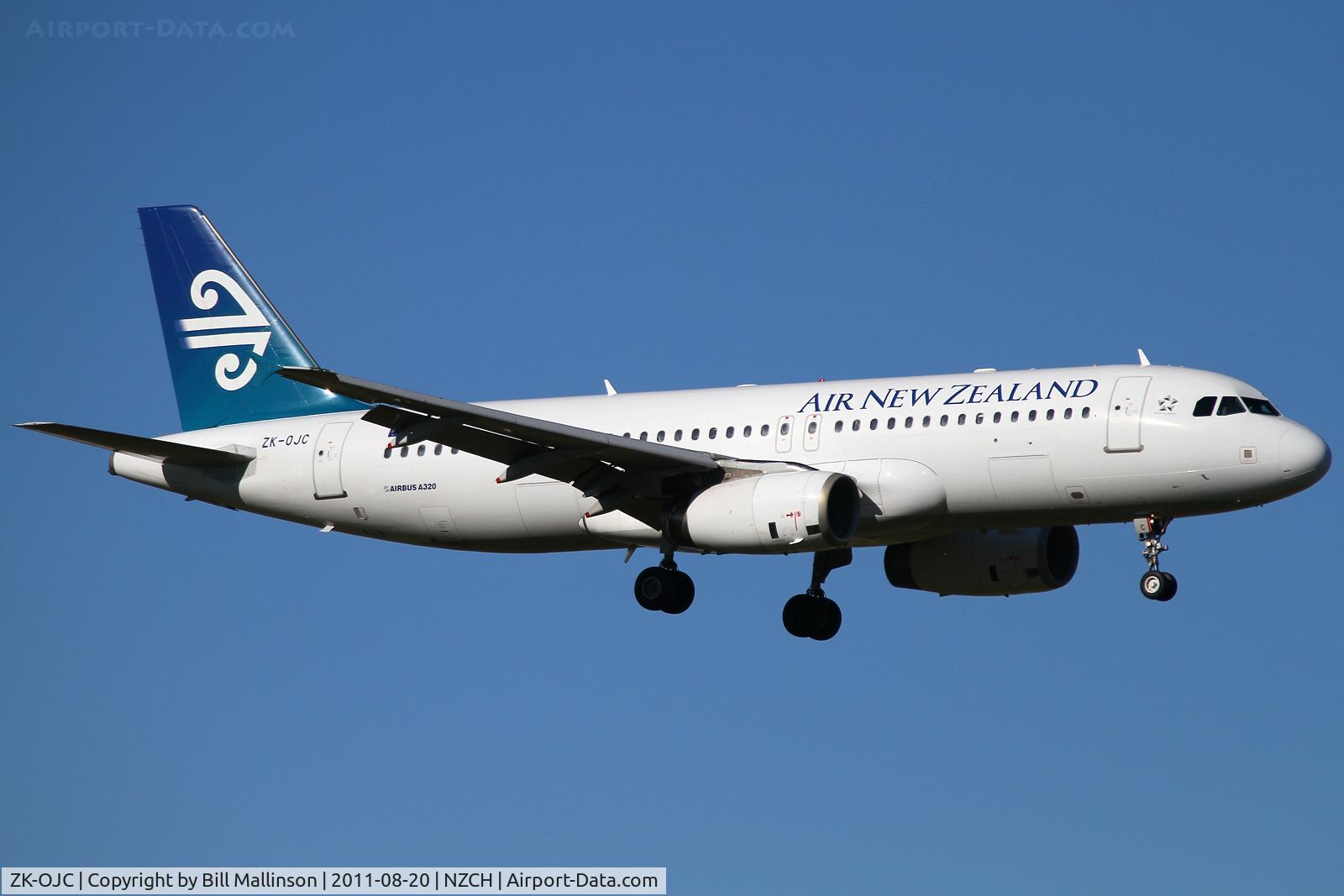 ZK-OJC, 2003 Airbus A320-232 C/N 2112, finals to 20