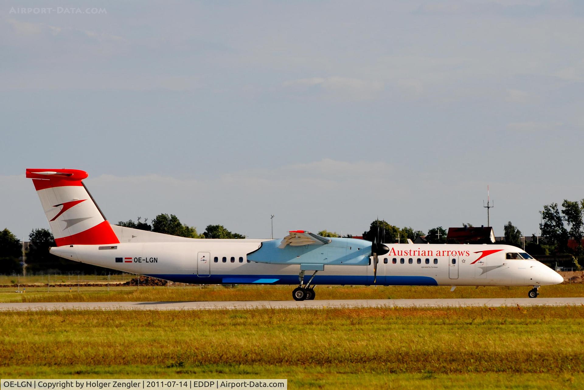 OE-LGN, 2010 De Havilland Canada DHC-8-402Q Dash 8 C/N 4326, Evening shuttle from Vienna has arrived on two six right.