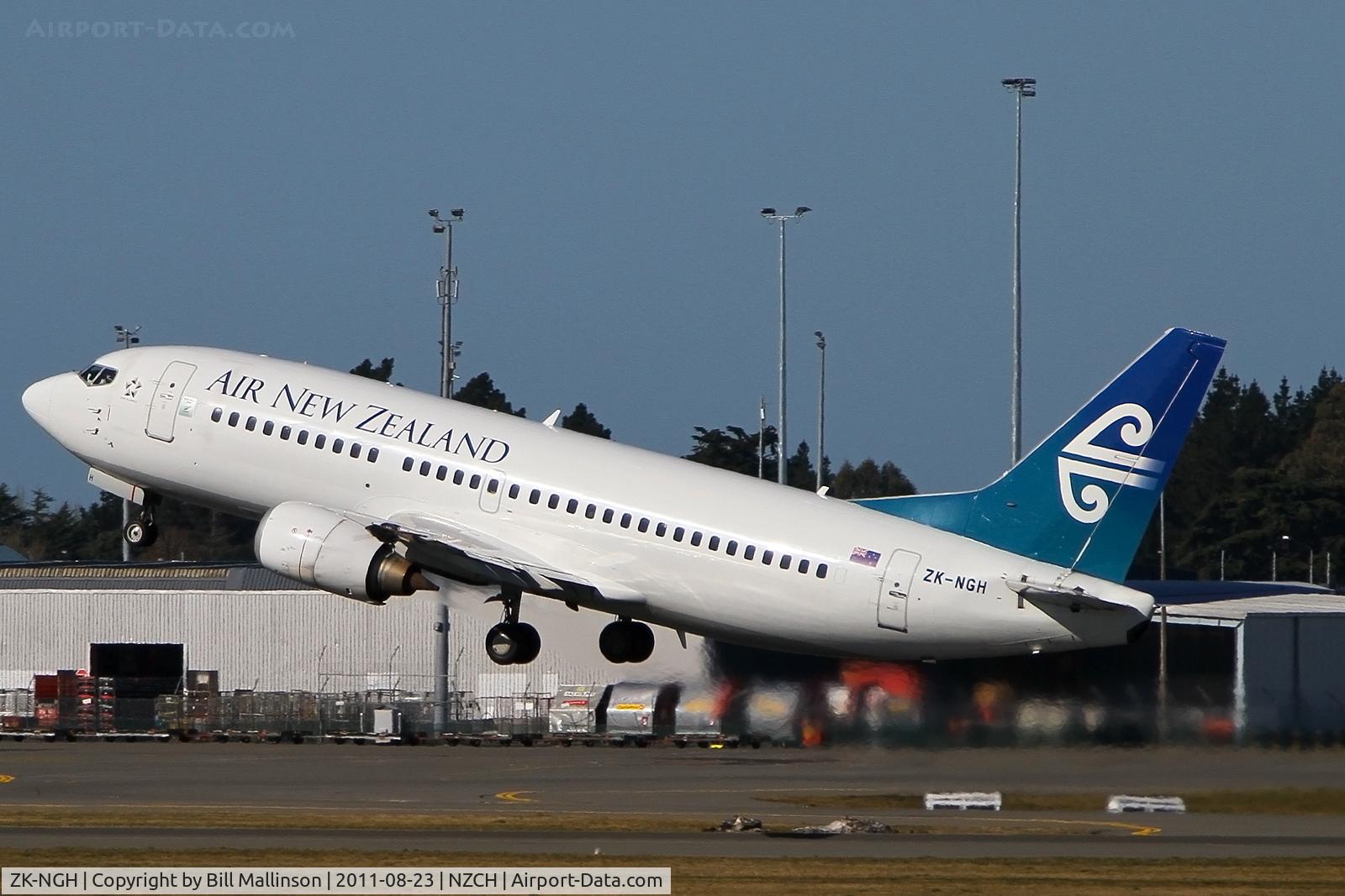 ZK-NGH, 1999 Boeing 737-319 C/N 25607, away from 02