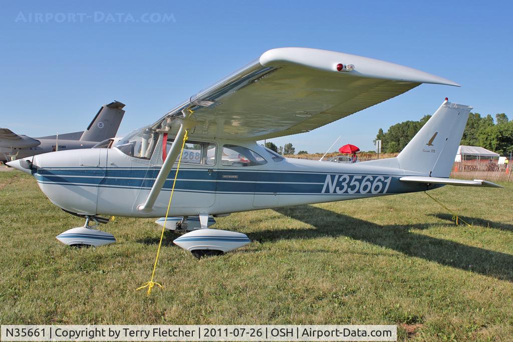 N35661, 1968 Cessna 172I C/N 17256889, 1968 Cessna 172I, c/n: 17256889
at 2011 Oshkosh