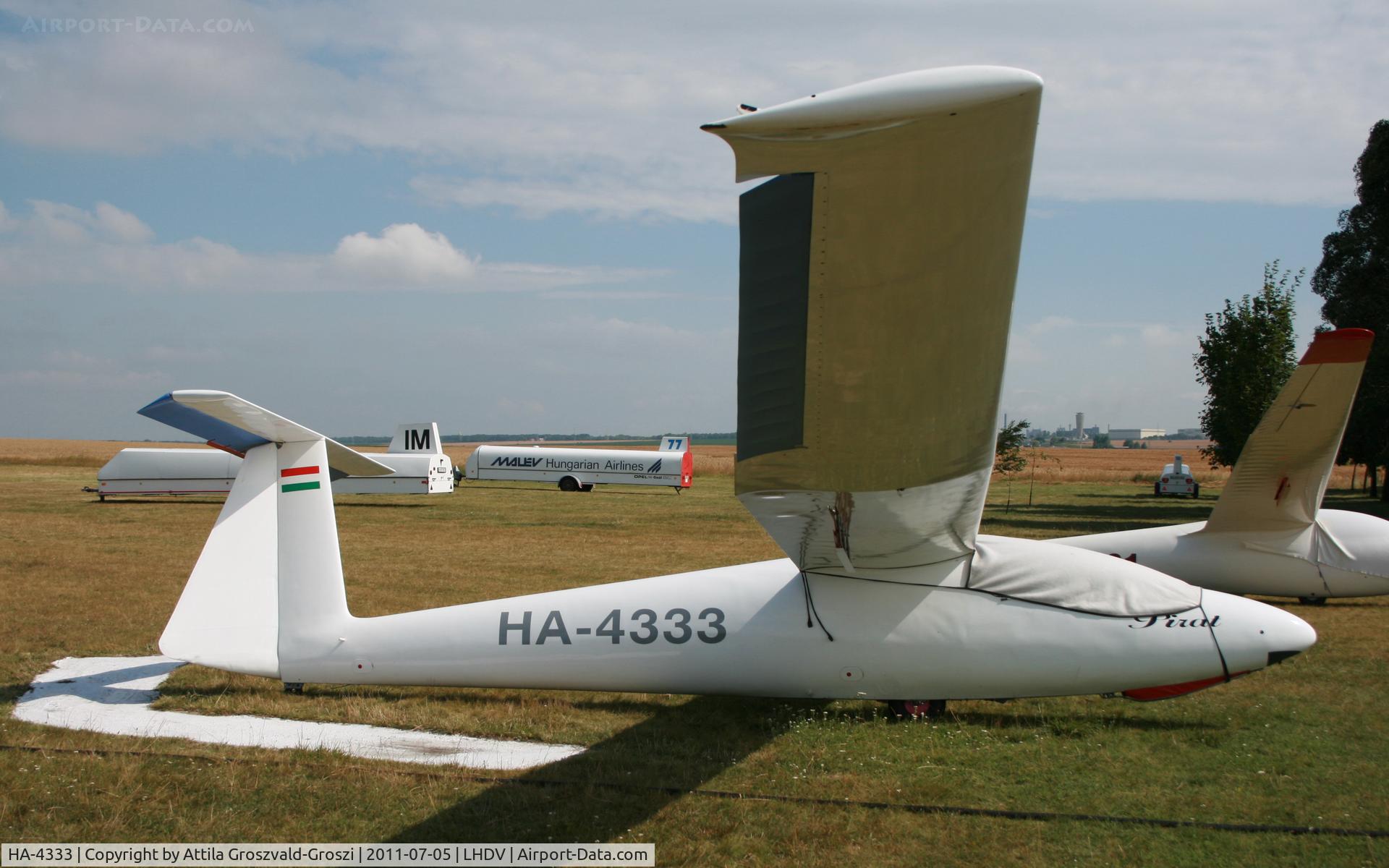 HA-4333, 1975 PZL-Bielsko SZD-30 Pirat C/N S-04.24, Dunaujváros Airport - Hungary
