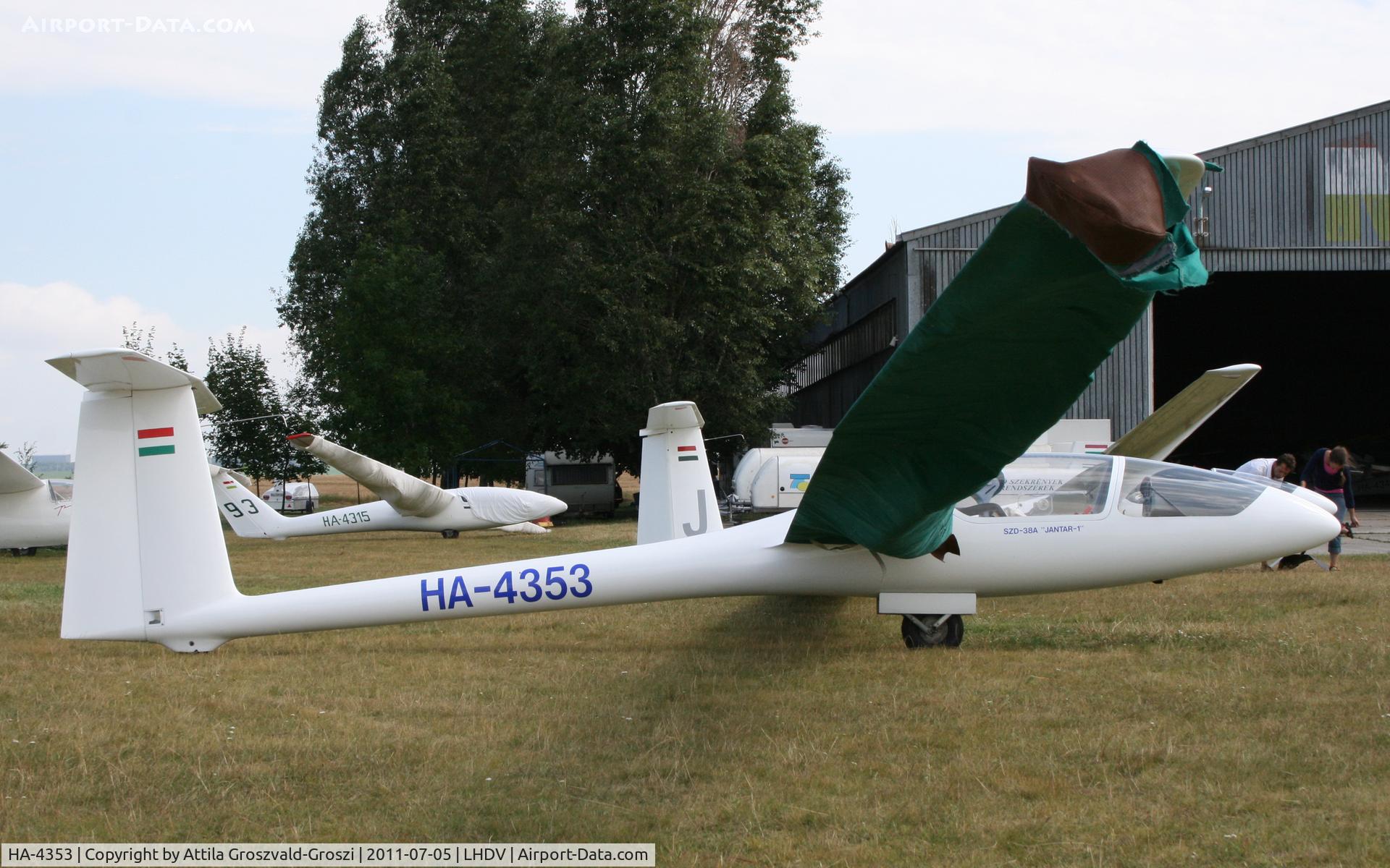 HA-4353, 1975 PZL-Bielsko SZD-38A Jantar 1 C/N B-673, Dunaujváros Airport - Hungary