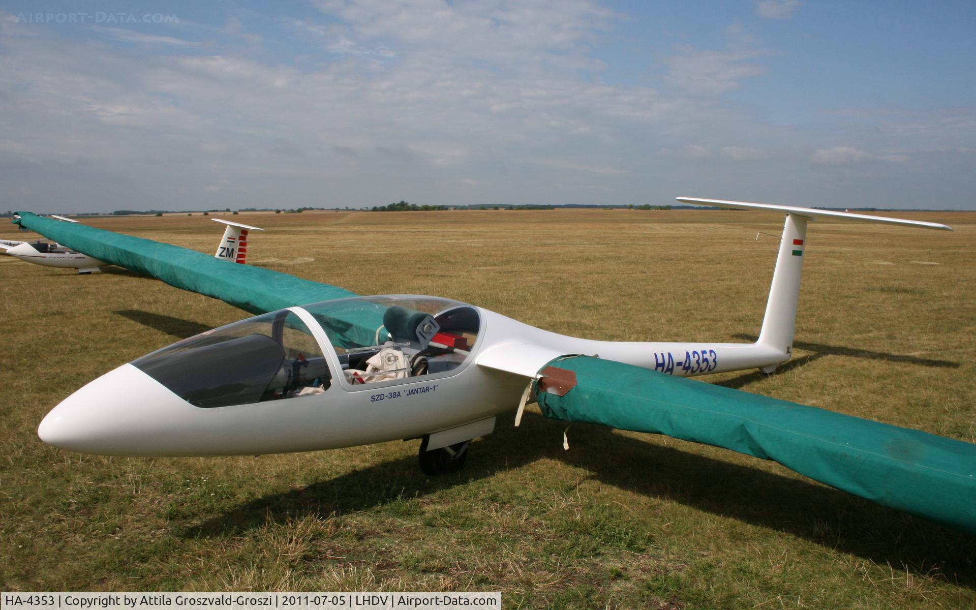 HA-4353, 1975 PZL-Bielsko SZD-38A Jantar 1 C/N B-673, Dunaujváros Airport - Hungary