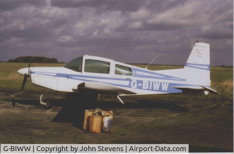 G-BIWW, 1972 American Aviation AA-5 Traveler C/N AA5-0263, Late 90's, showing her age