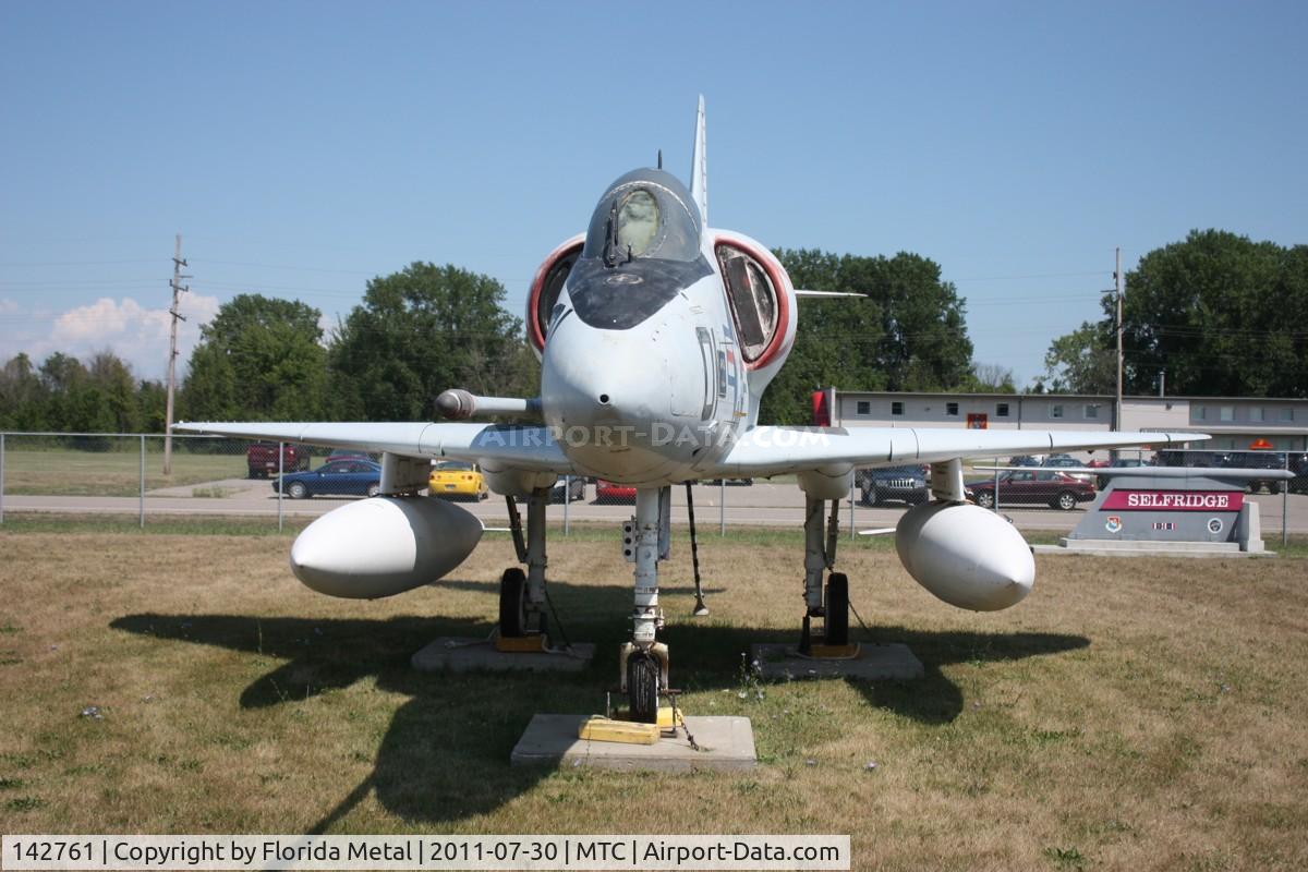 142761, Douglas A4D-2 C/N 11823, A-4 Skyhawk