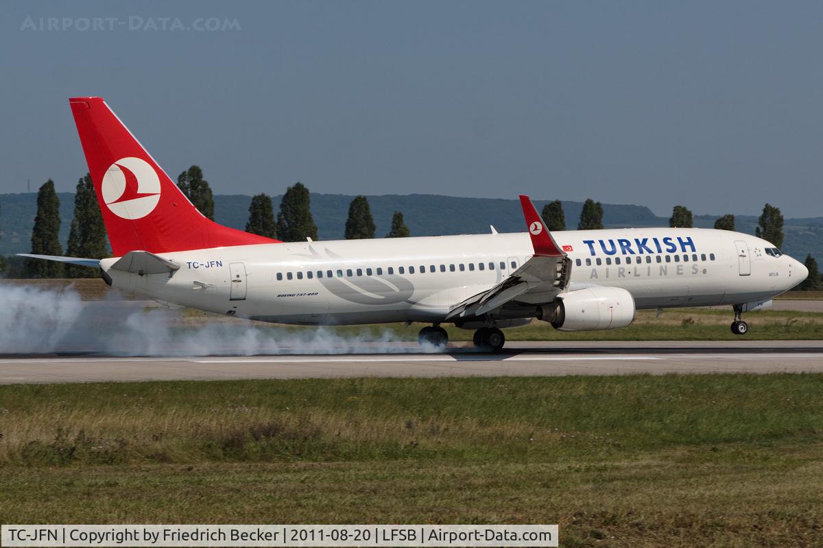 TC-JFN, 1999 Boeing 737-8F2 C/N 29776, touchdown