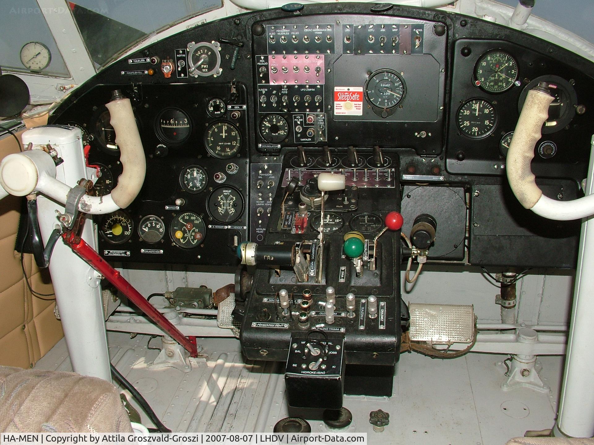 HA-MEN, 1980 PZL-Mielec An-2R C/N 1G190-23, Dunaujváros Airport - Hungary - Cocpit