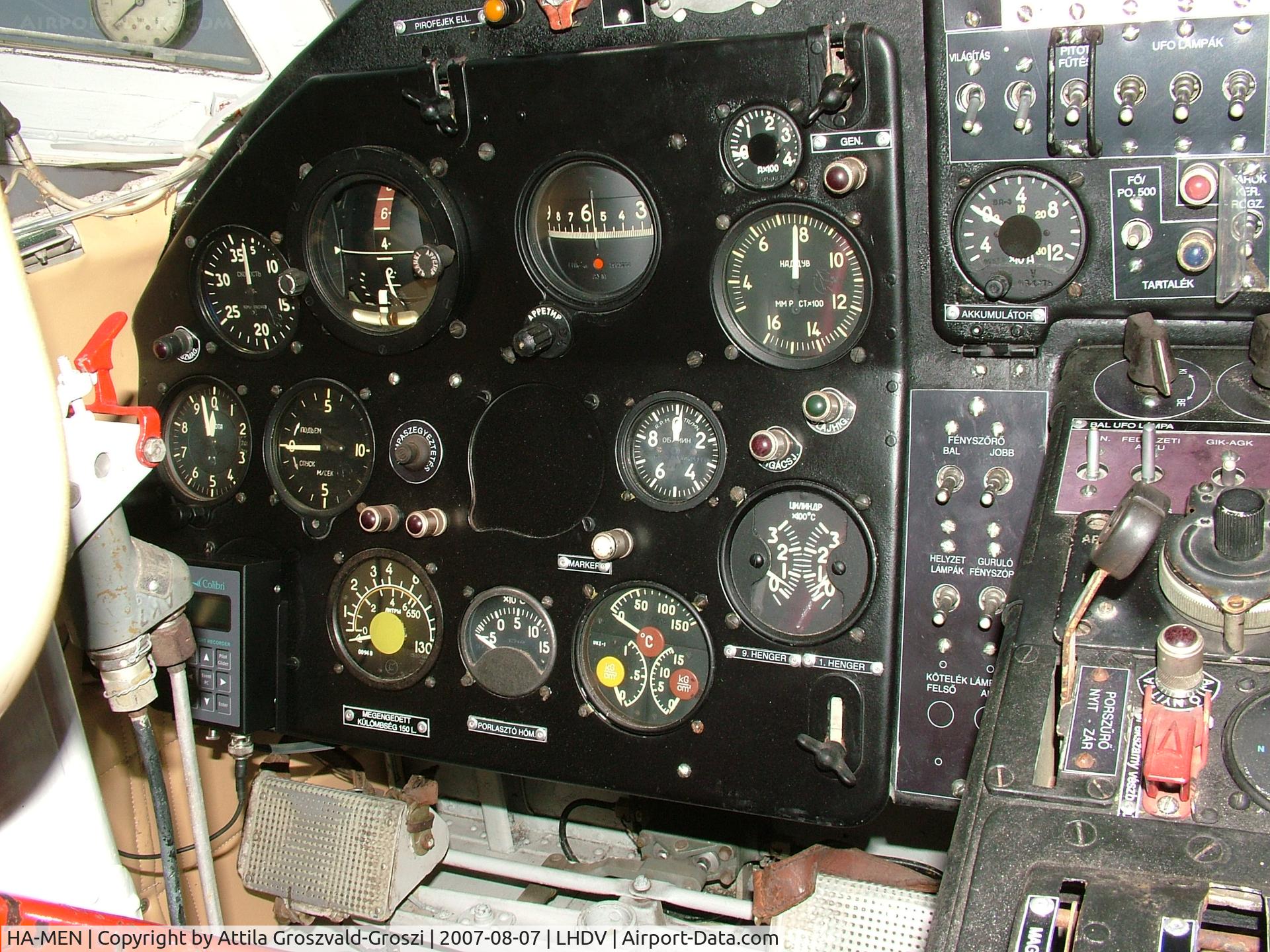 HA-MEN, 1980 PZL-Mielec An-2R C/N 1G190-23, Dunaujváros Airport - Hungary - Cocpit