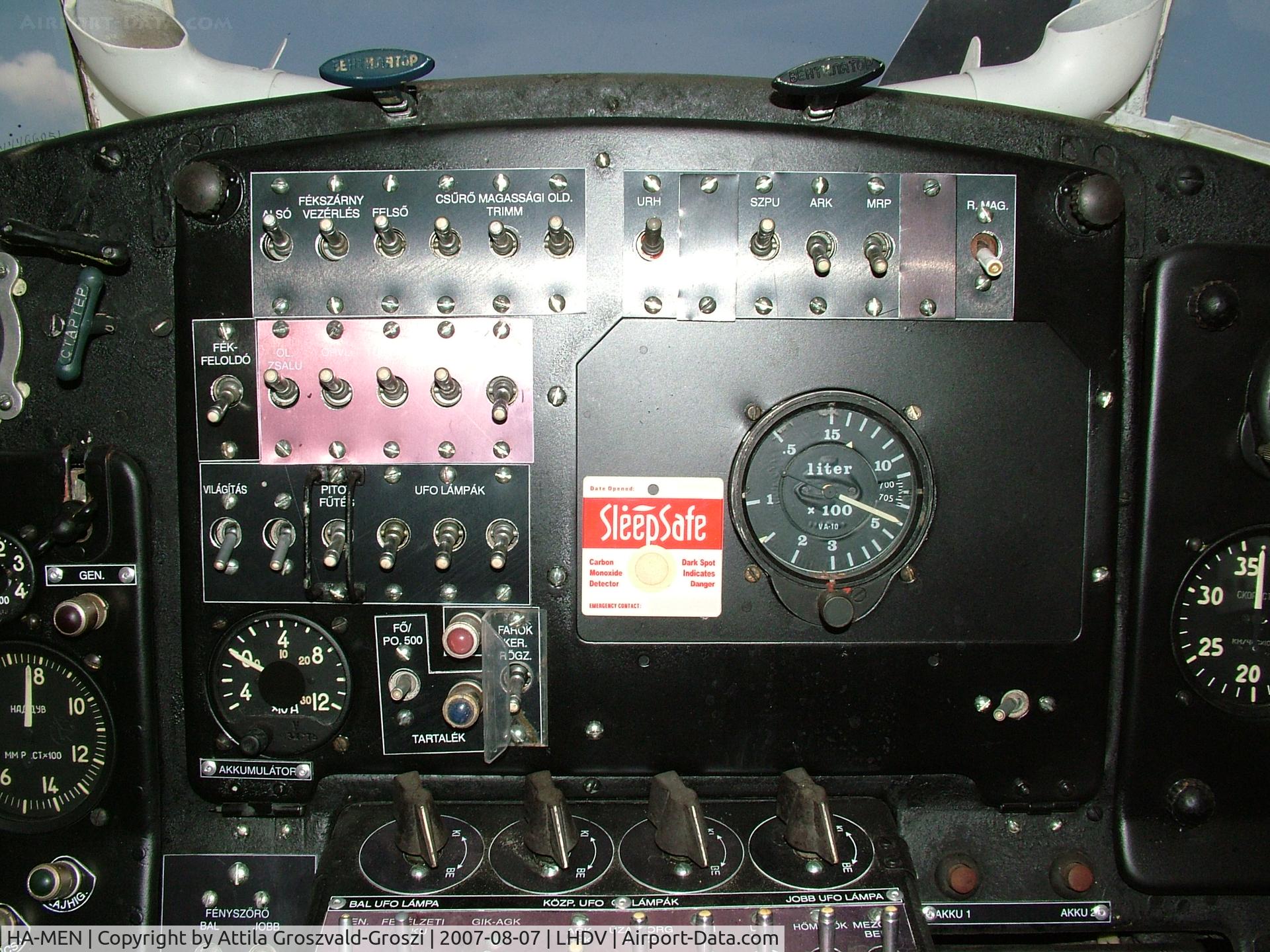 HA-MEN, 1980 PZL-Mielec An-2R C/N 1G190-23, Dunaujváros Airport - Hungary - Cocpit
