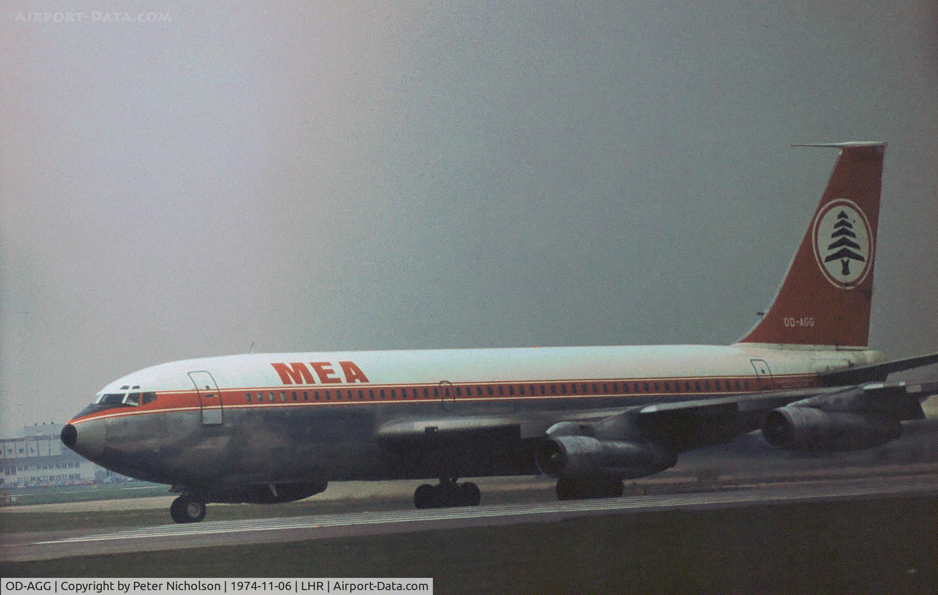 OD-AGG, 1965 Boeing 720-047B C/N 18828, Boeing 720-047B of Middle East Airlines joining Runway 27L at Heathrow in November 1974.