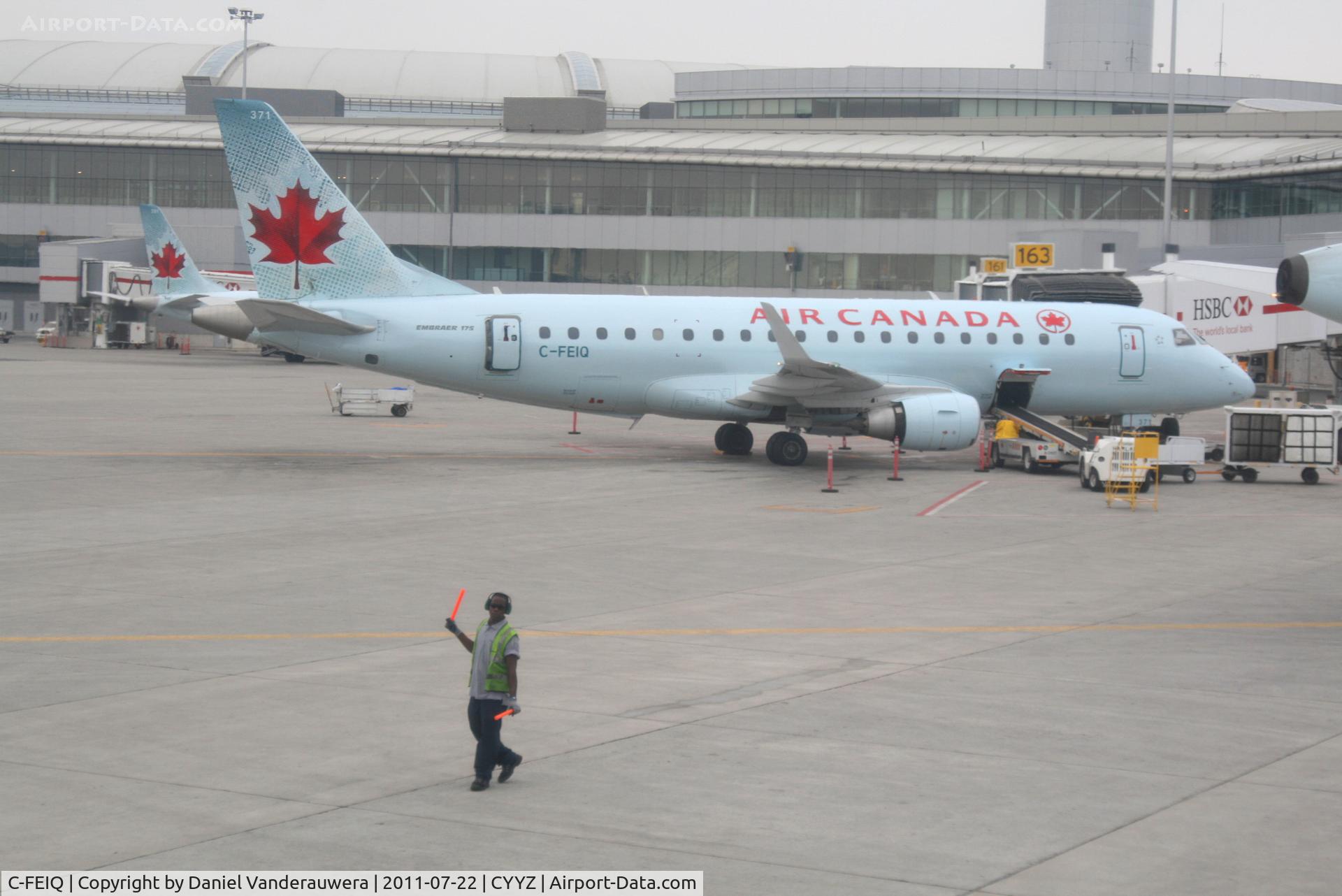 C-FEIQ, 2005 Embraer 175SU (ERJ-170-200SU) C/N 17000083, At the gate