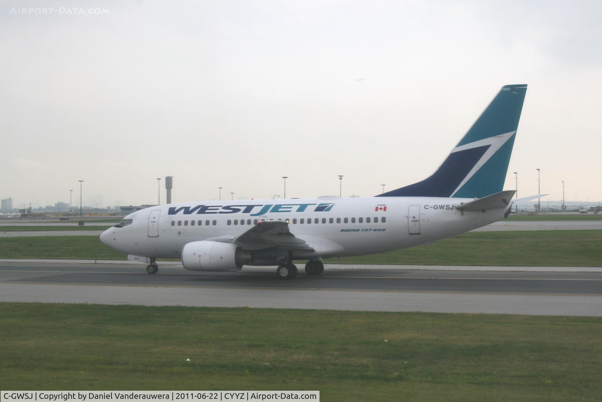 C-GWSJ, 2006 Boeing 737-6CT C/N 34621, Taxiing
