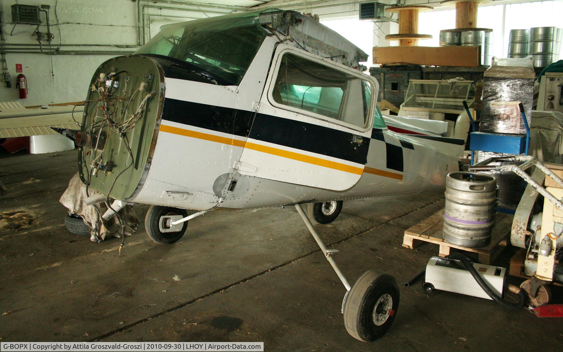 G-BOPX, 1980 Cessna A152 Aerobat C/N A152-0932, Öcsény Airport - Hungary