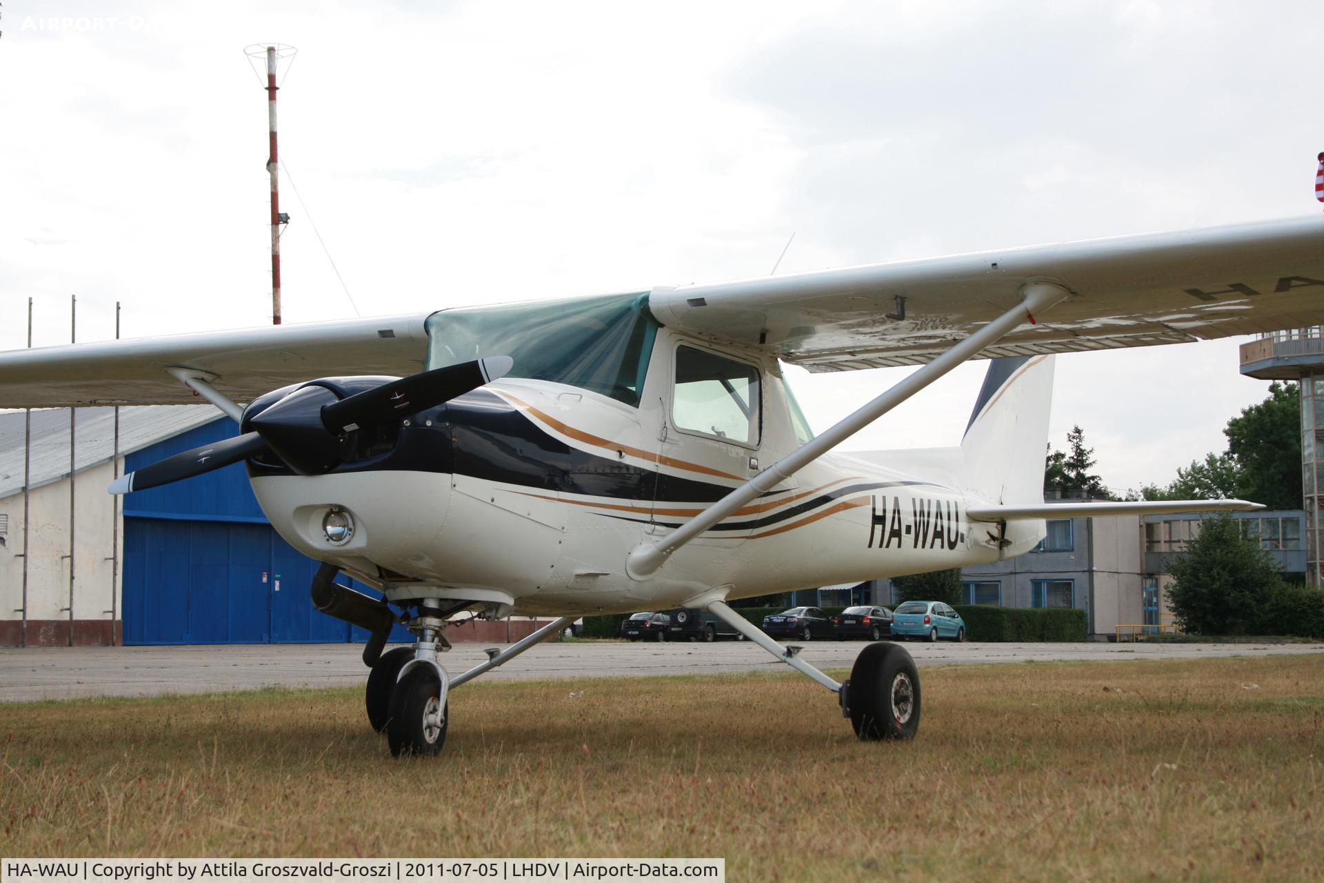 HA-WAU, 1980 Cessna A152 Aerobat C/N A152-0932, Dunaujváros Airport - Hungary