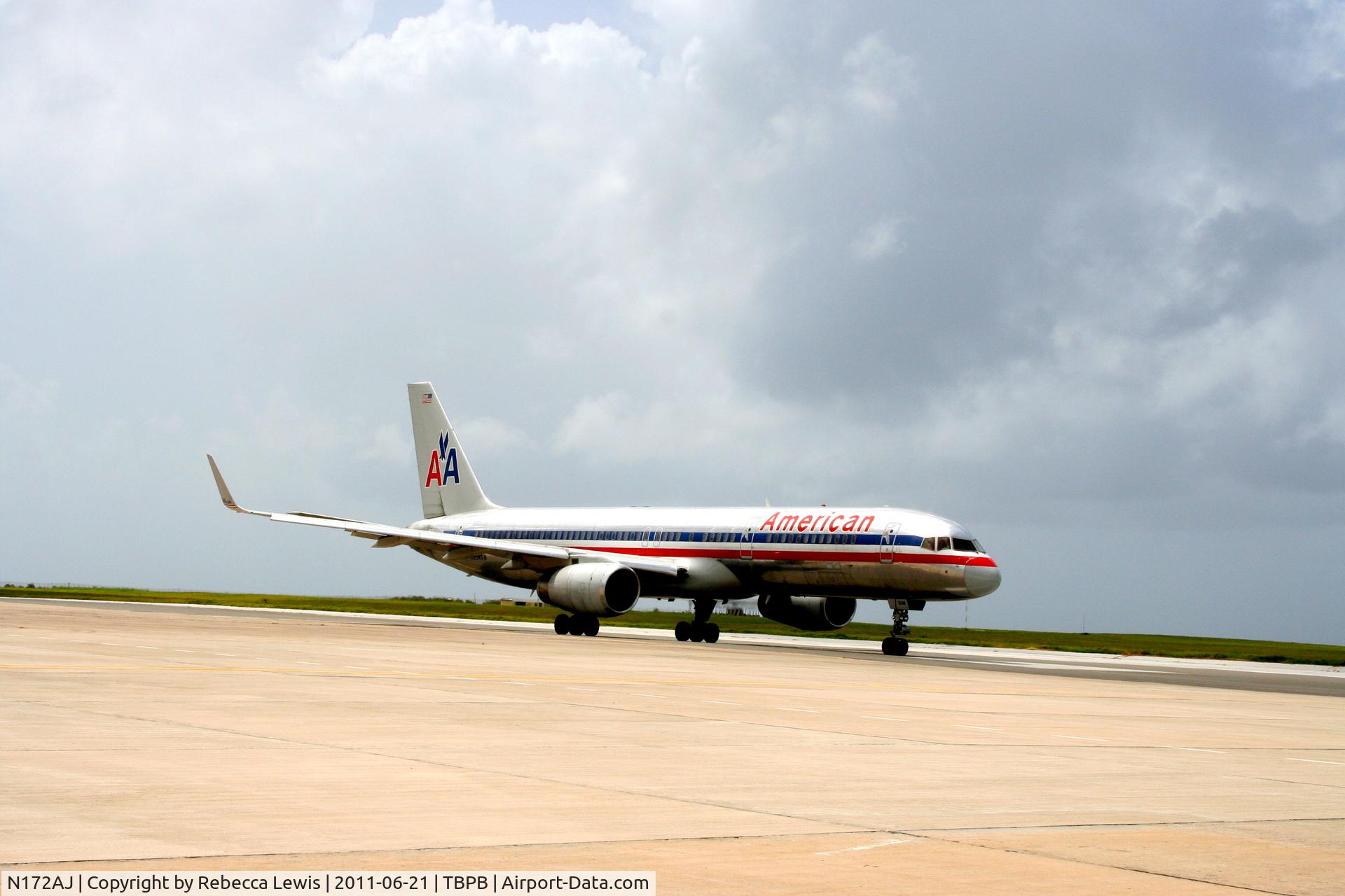 N172AJ, 2002 Boeing 757-223 C/N 32400, Leaving taxiway from BGI