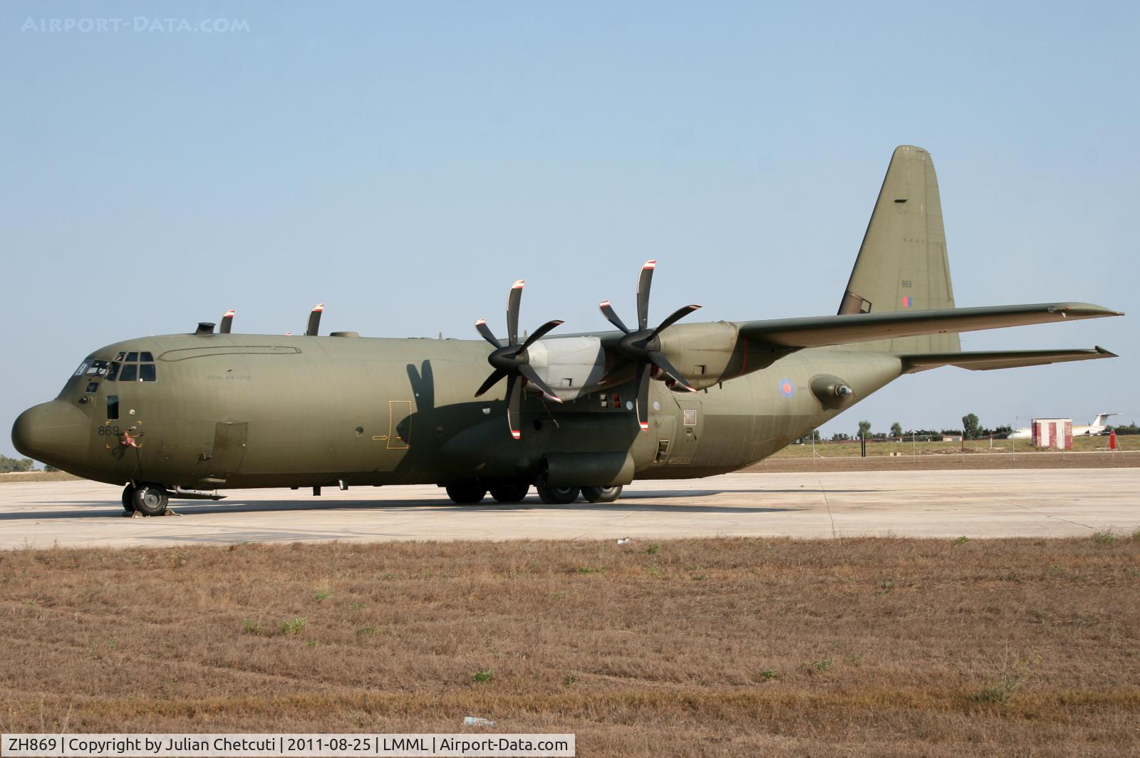 ZH869, 1997 Lockheed Martin C-130J-30 Hercules C.4 C/N 382-5444, Parked at Park 4