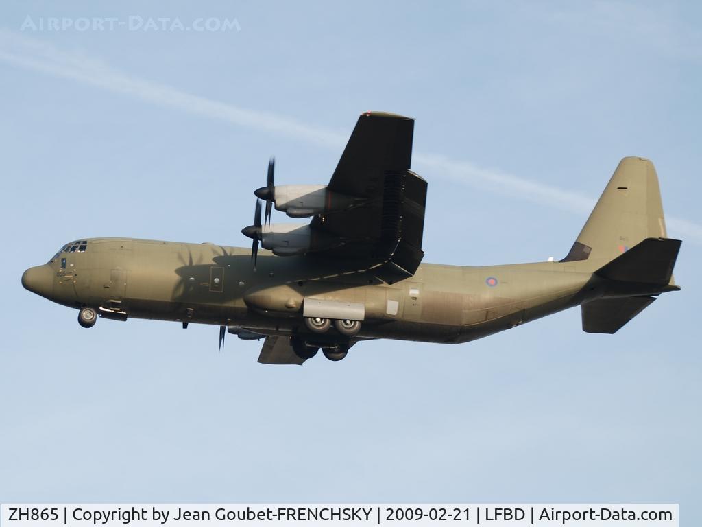 ZH865, 1996 Lockheed Martin C-130J-30 Hercules C.4 C/N 382-5408, landing 23