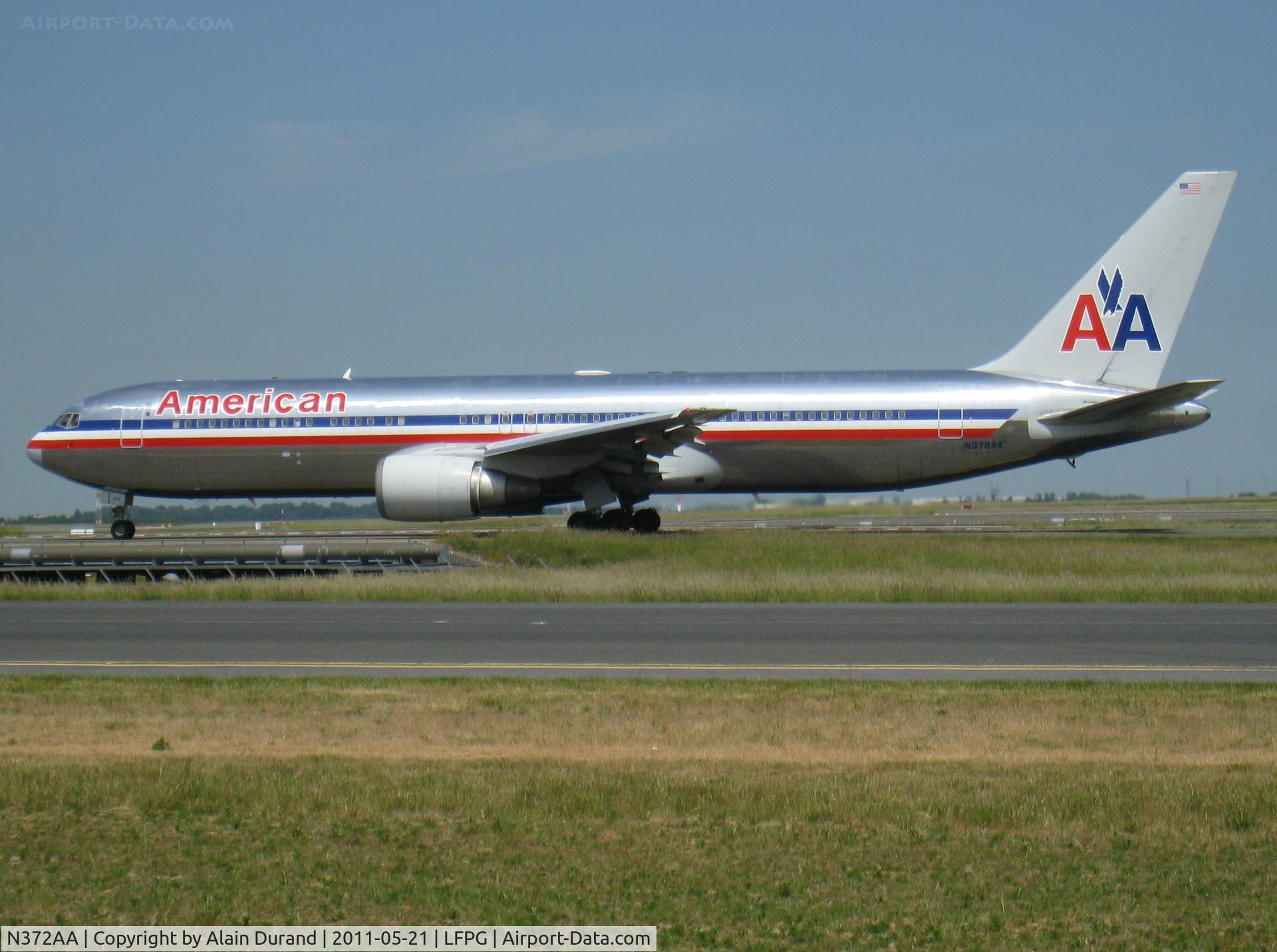 N372AA, 1992 Boeing 767-323 C/N 25199, 433rd 767 ever to come out, N372AA was taxying to runway 09R all the way up from Terminal 2A