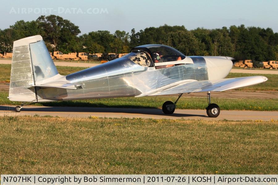 N707HK, Vans RV-7 C/N 71887, Departing Airventure 2011.