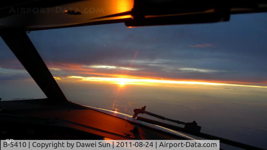 B-5410, 2008 Boeing 737-8AL C/N 35088, sunset