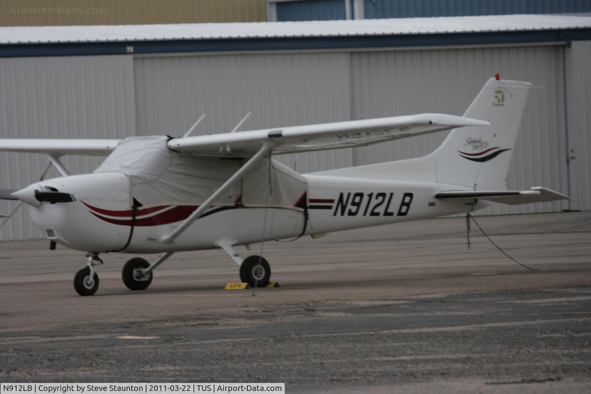 N912LB, 2000 Cessna 172S C/N 172S8609, Taken at Tucson International Airport, in March 2011 whilst on an Aeroprint Aviation tour