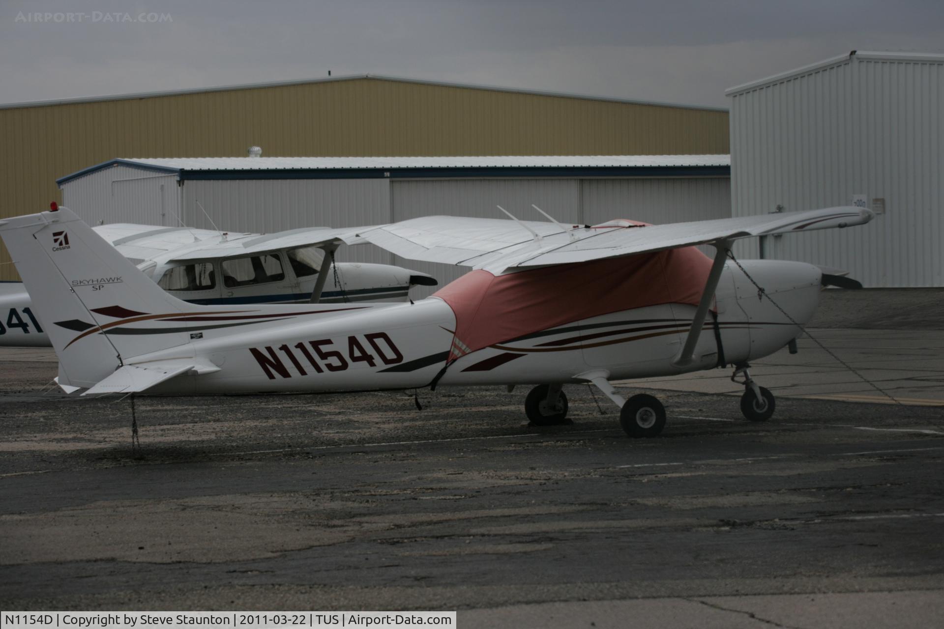 N1154D, 2006 Cessna 172S C/N 172S10341, Taken at Tucson International Airport, in March 2011 whilst on an Aeroprint Aviation tour