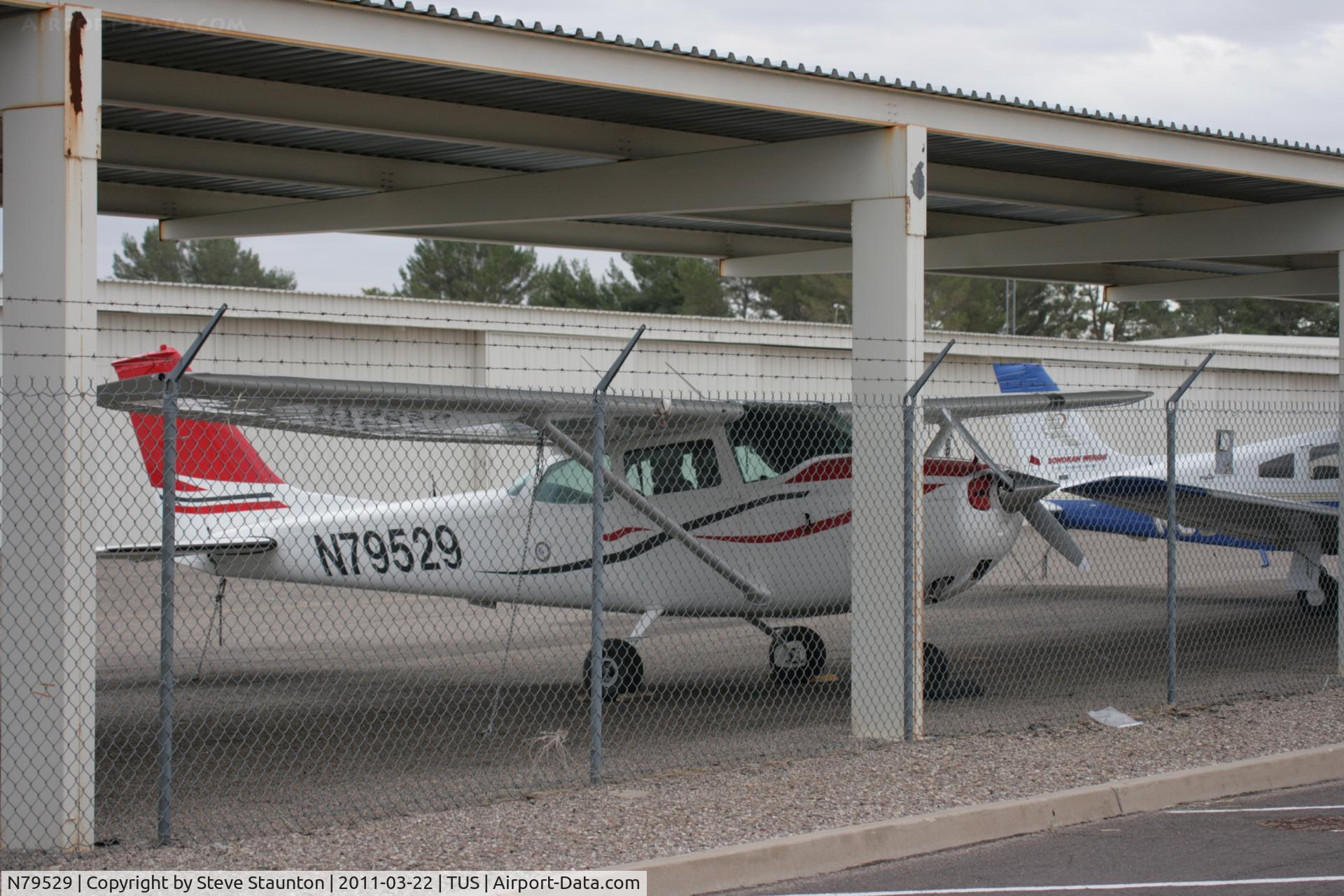 N79529, 1969 Cessna 172K Skyhawk C/N 17258154, Taken at Tucson International Airport, in March 2011 whilst on an Aeroprint Aviation tour